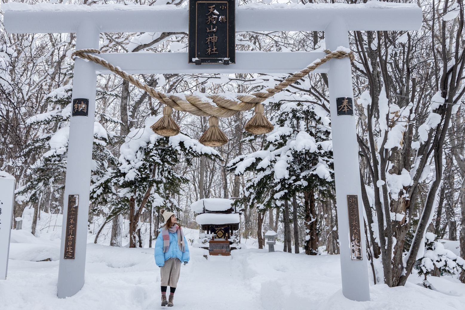 山頂上的天狗神社,能祈福好運平安。
