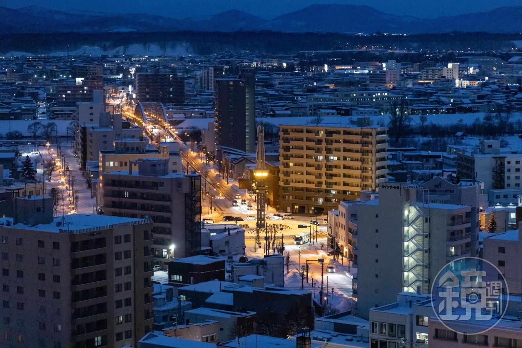 入住的「OMO 7 旭川 by 星野集團」的高樓位置剛好可以捕捉到旭川常磐圓環。