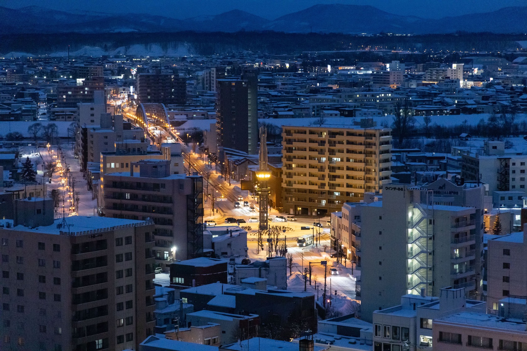 入住的「OMO 7 旭川 by 星野集團」的高樓位置剛好可以捕捉到旭川常磐圓環。