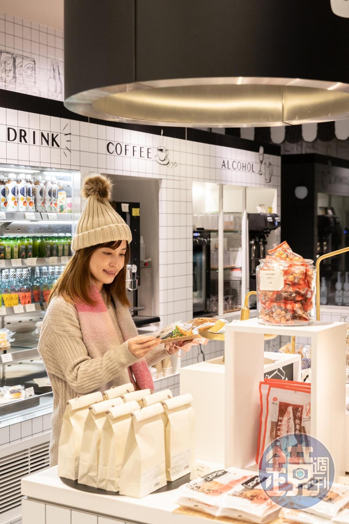 24小時的自助吧「OMO Food & Drink Station」。