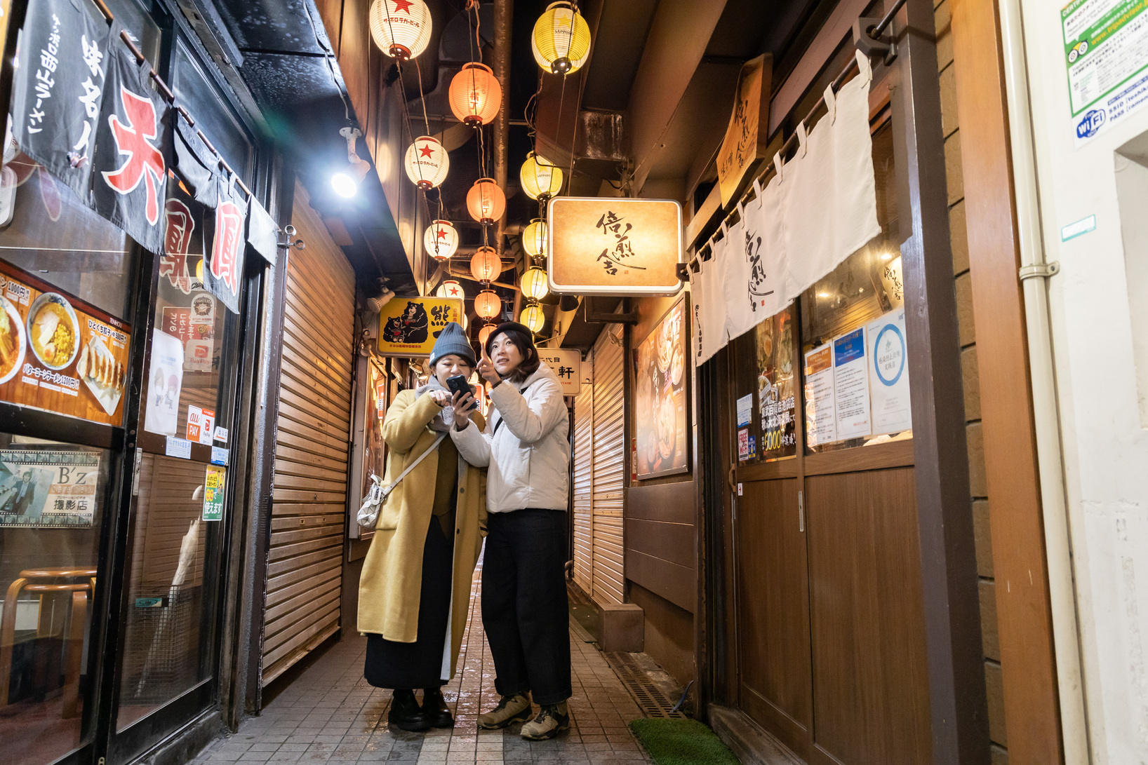 來到札幌一定要前往「元祖札幌拉麵横丁」品嘗一碗北海道拉麵。
