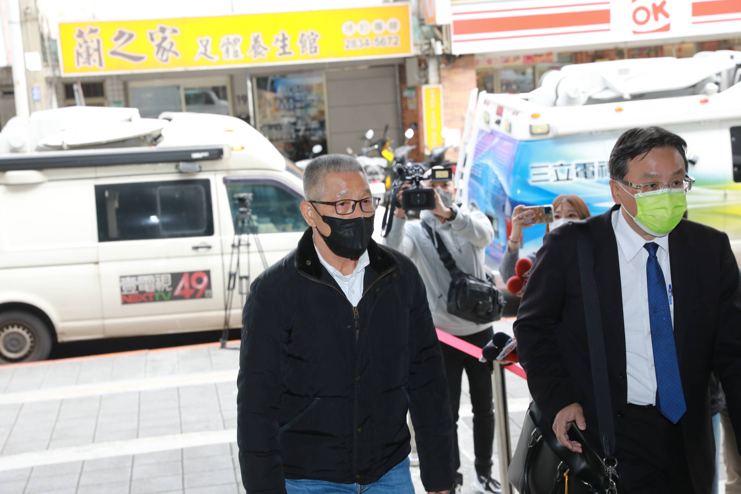 蕭景田今到士林地院出席羈押庭，卻在開庭前確診。