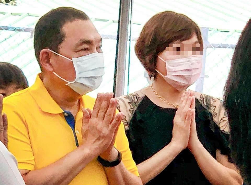 戴瑋姍踢爆，去年8月侯友宜還與葛女一同參與祈福活動。（翻攝戴瑋姍臉書）