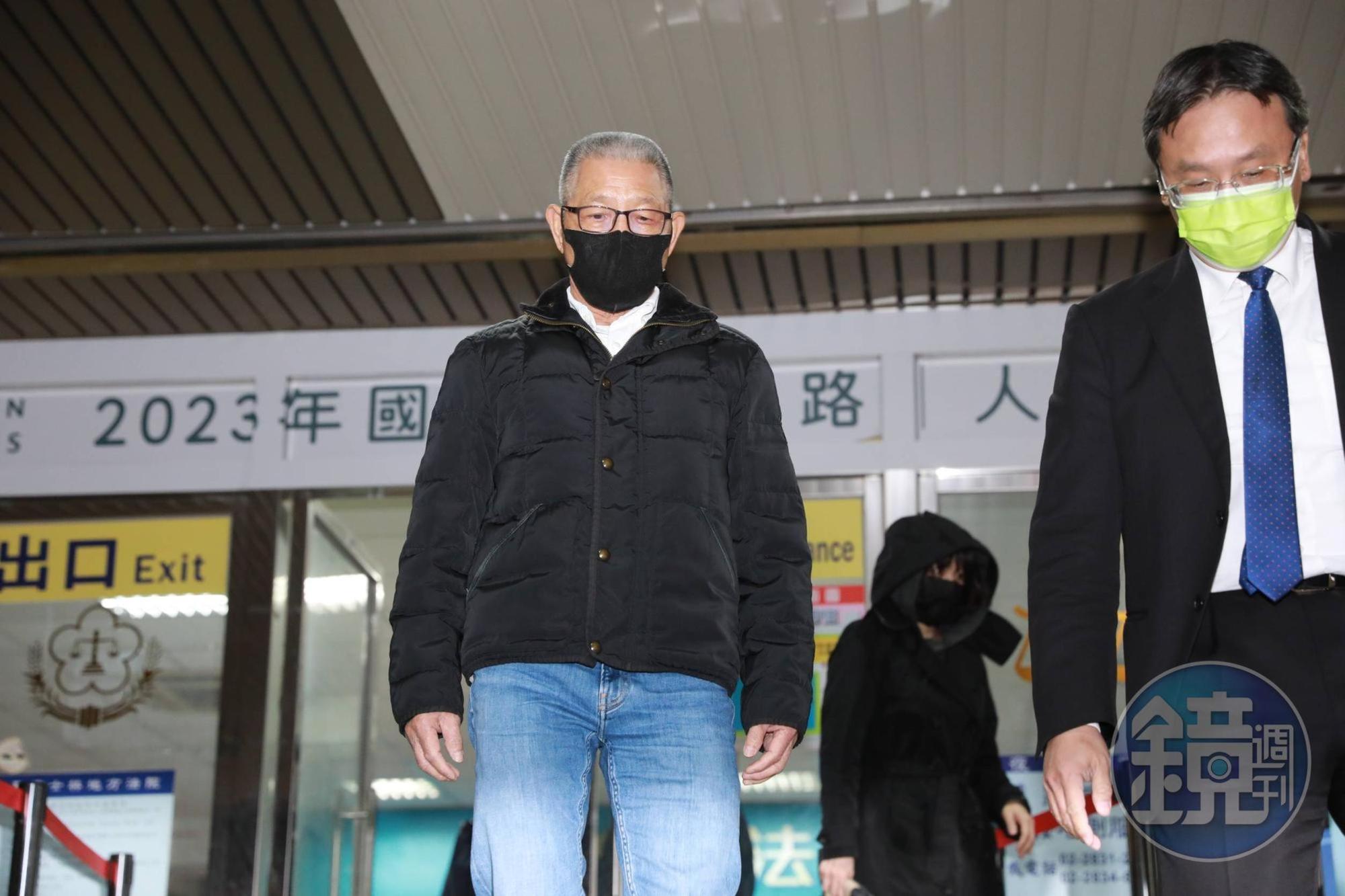 蕭景田以1500萬元交保後離開士林地院。
