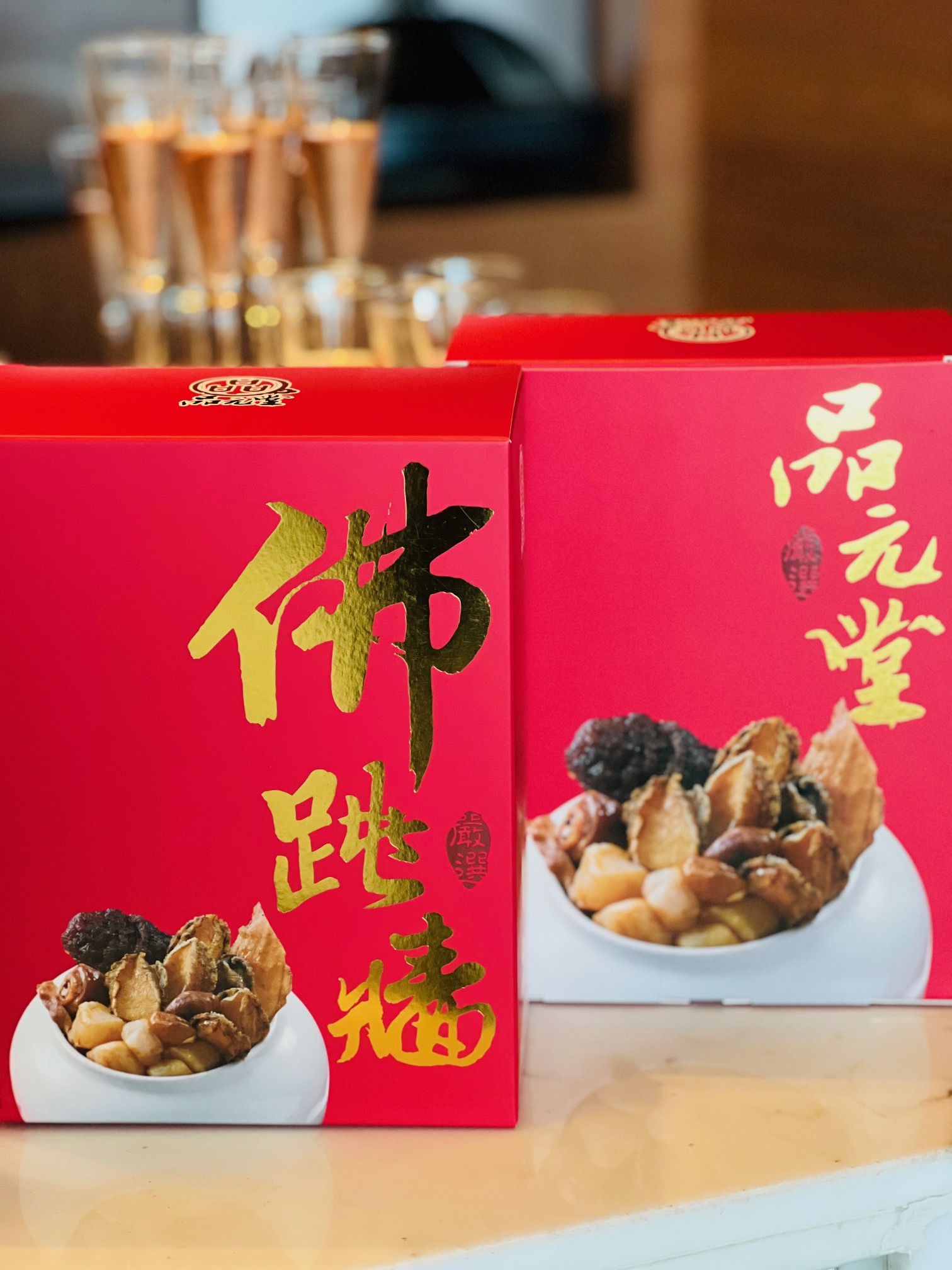 真材實料的「頂級佛跳牆」，是元家的熟食系列，其他還有砂鍋魚頭、剁椒魚頭炊粉等產品可選。