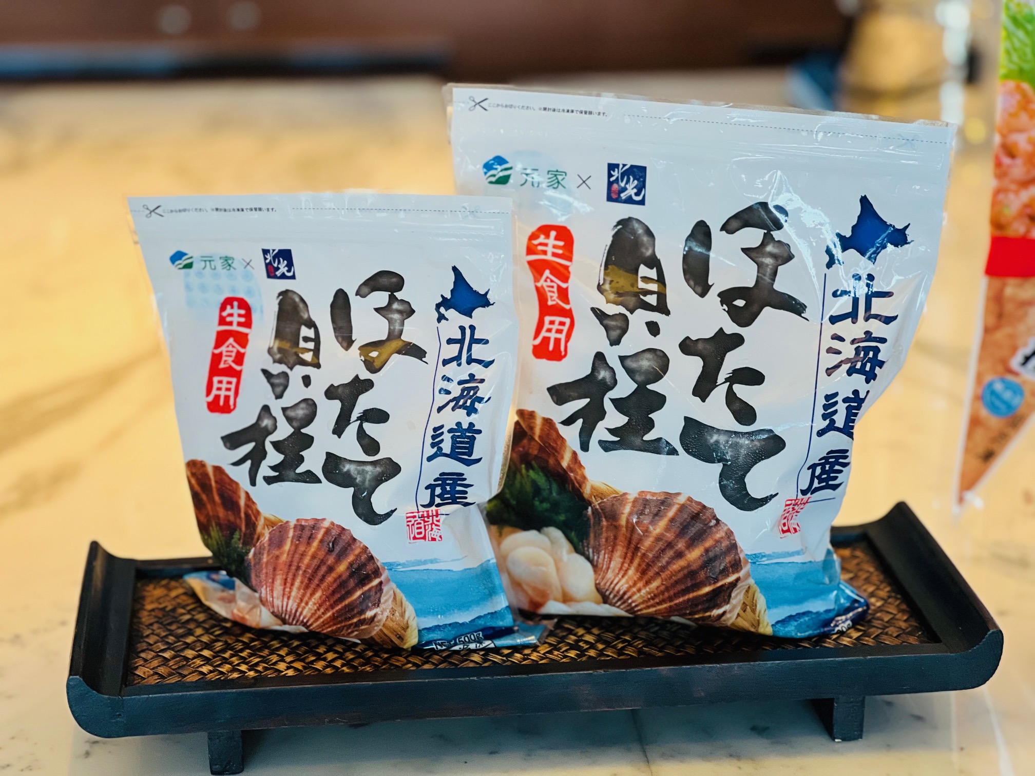元家供應的海鮮種類非常多，生食等級的北海道「干貝」也很受歡迎。（4S規格，1,690元／包、1,000公克）