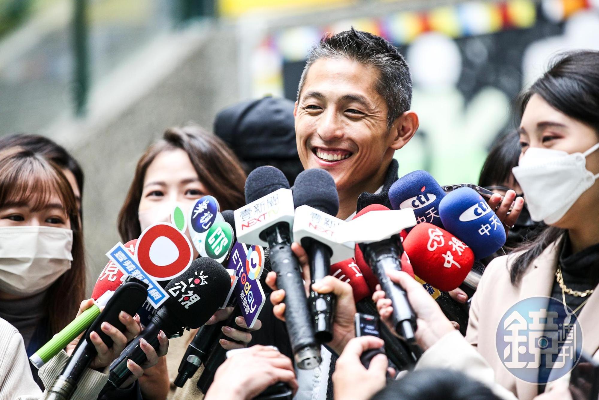 對於高嘉瑜評論超徵稅收是「行政失靈」後道歉一事,吳怡農提出自己的想法。