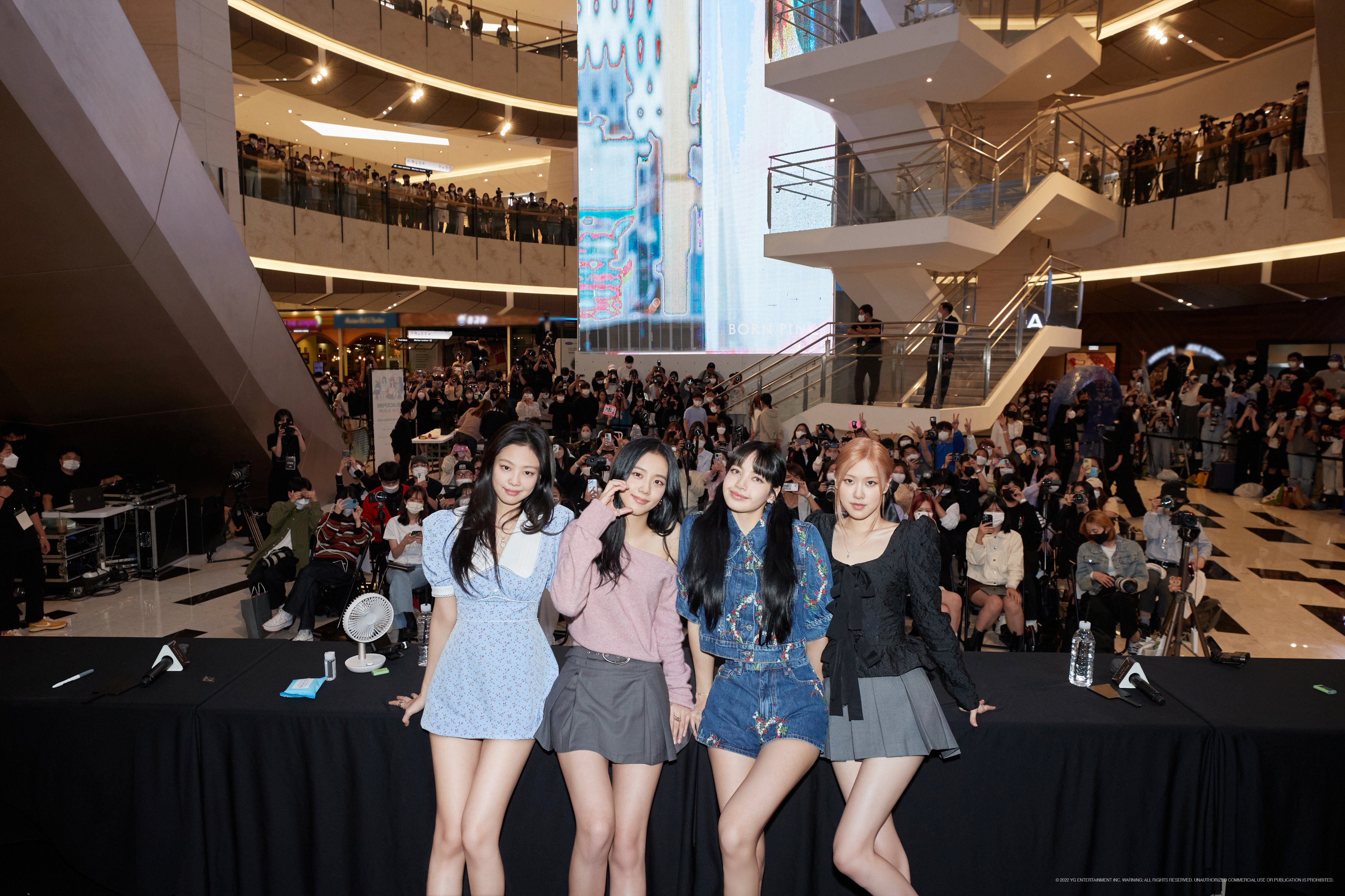 BLACKPINK人氣旺，今宣布世界巡演有3城市都將加開場次。（翻攝自BLACKPINK Twitter）