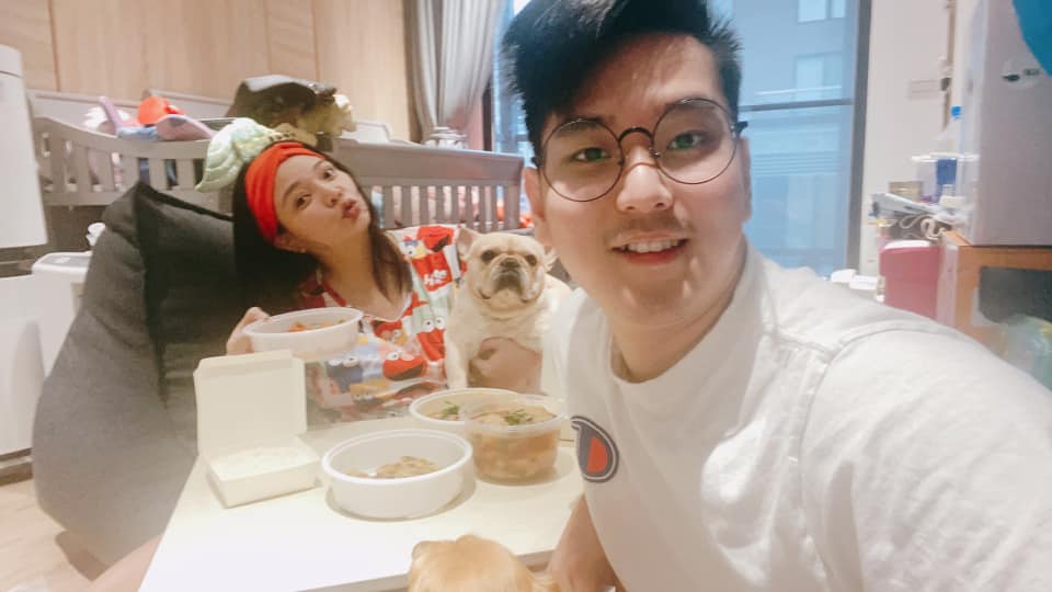 小甜甜與宋晉賢當年甜蜜同框，現卻因肢體衝突鬧離婚。（翻攝自小甜甜臉書）