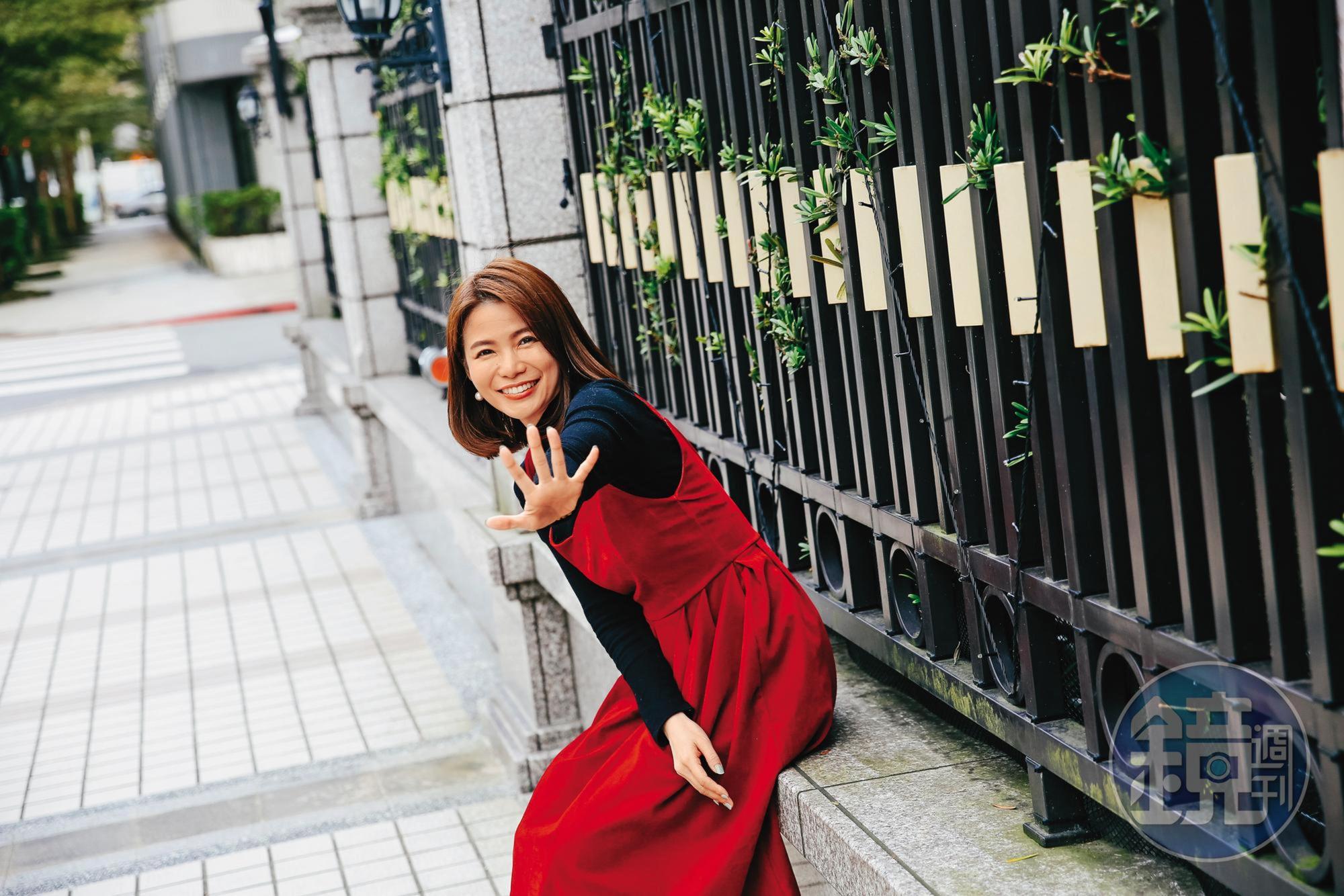 蘿莉塔答應男友戴偉智的求婚後,兩人開始進行「做人計畫」