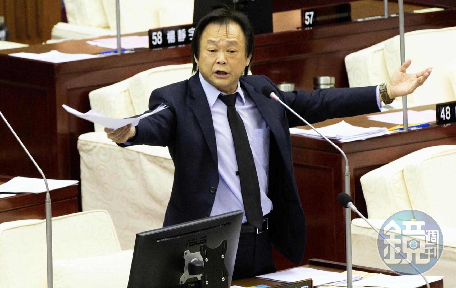 今(9)日王世堅受訪時被問到是否會和柯文哲「政治聯姻」?王世堅則直言「那我死了算了,我寧死不屈。」(資料照)