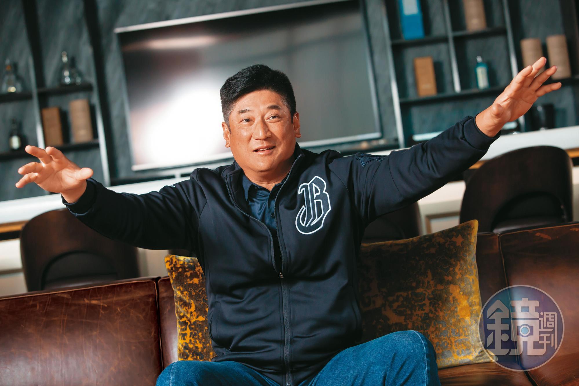 身兼亞洲棒球總會會長的中信金大股東辜仲諒豪氣說，要籌組亞洲職棒大聯盟。	
