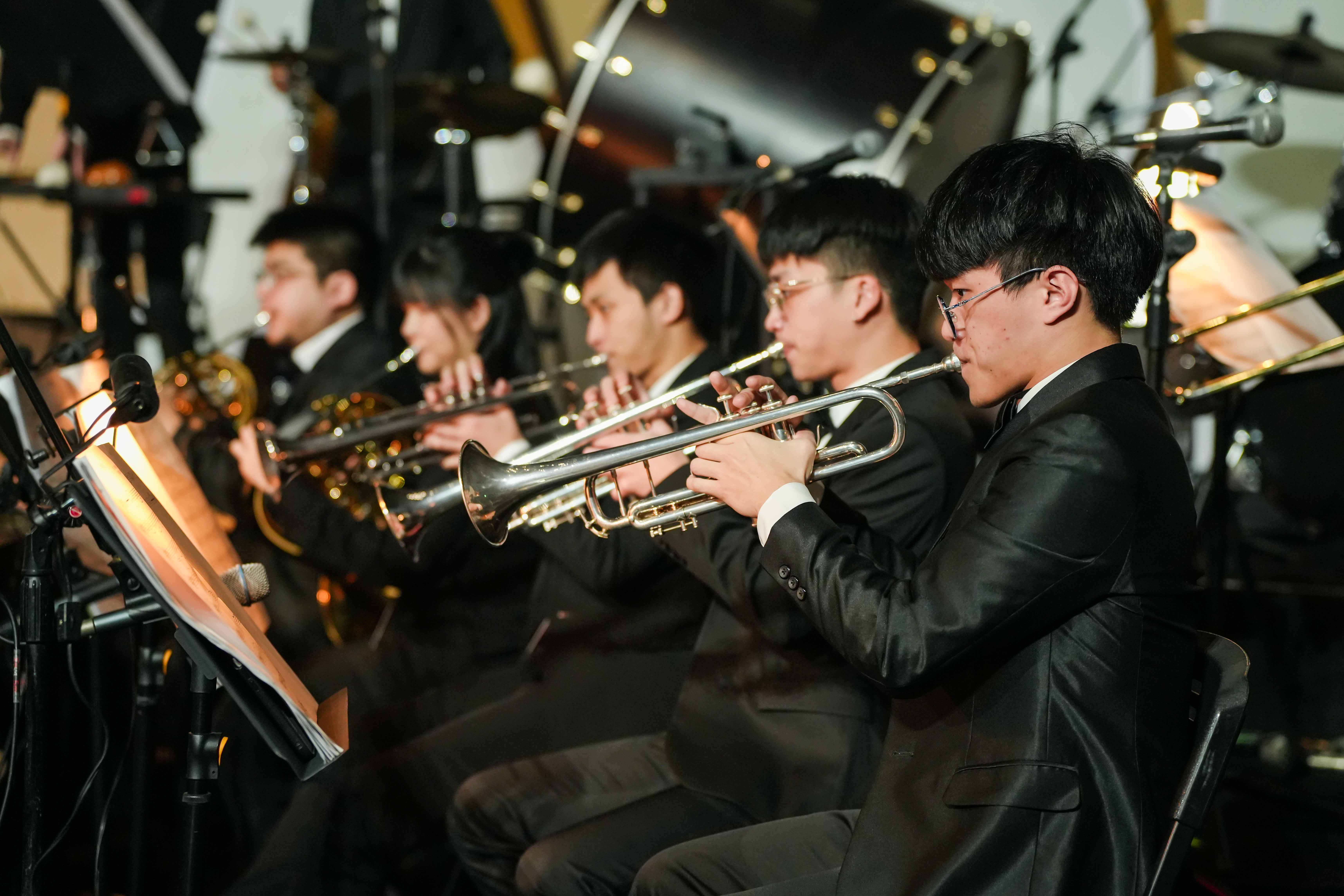 台藝大音樂學系管弦樂團為除夕節目《WE ARE》綵排。（文化總會提供）