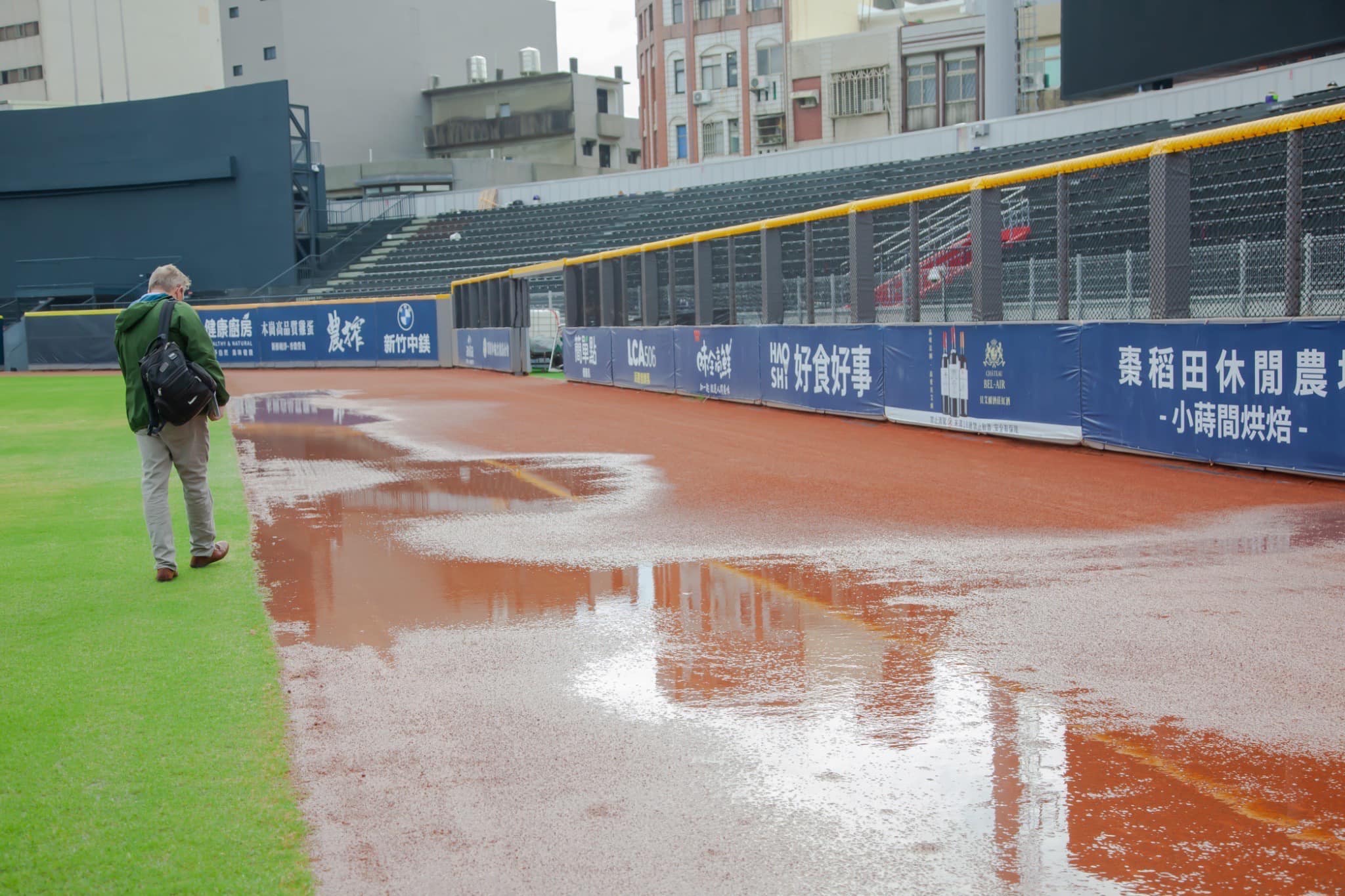 美媒《Ballpark Digest》報導新竹市棒球無法舉辦WBC熱身賽的原因。（翻攝自高虹安臉書）
