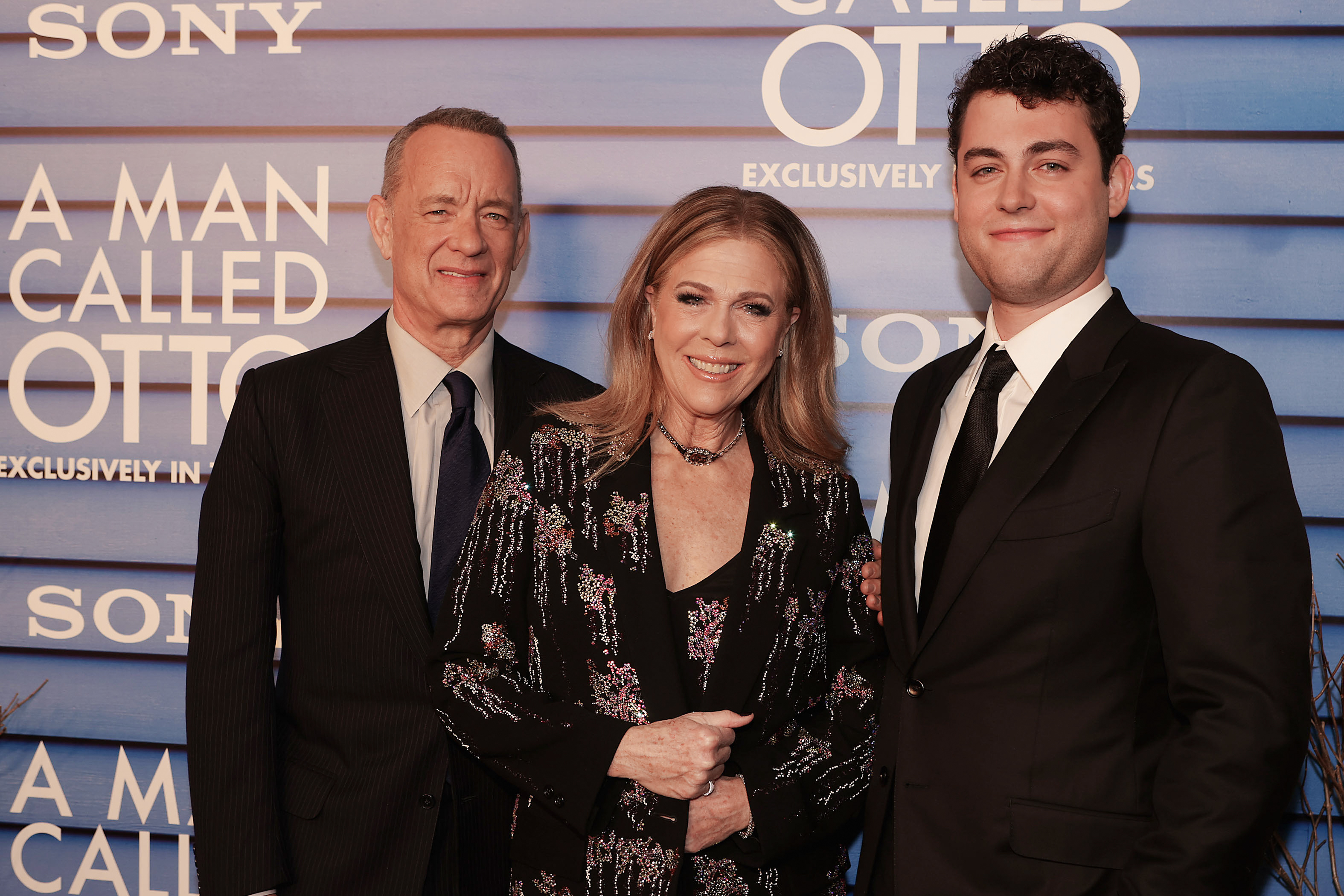 湯姆漢克（左起）、妻子麗塔威爾森、三子楚門漢克。（索尼影業提供）