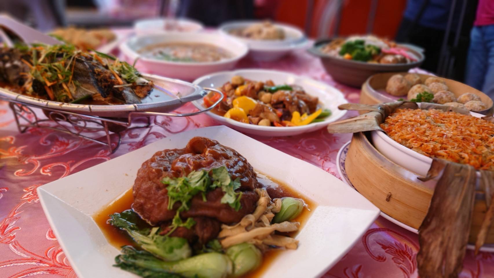 陳其邁表示，高雄內門是總鋪師的故鄉，疫情後今年再復辦的辦桌宴，開賣2週就秒殺。（翻攝自陳其邁 Chen Chi-Mai臉書）