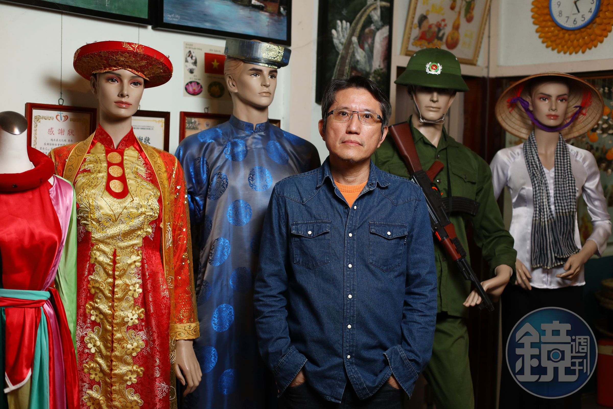 蔡崇隆與我們在越在嘉文化棧進行訪談。