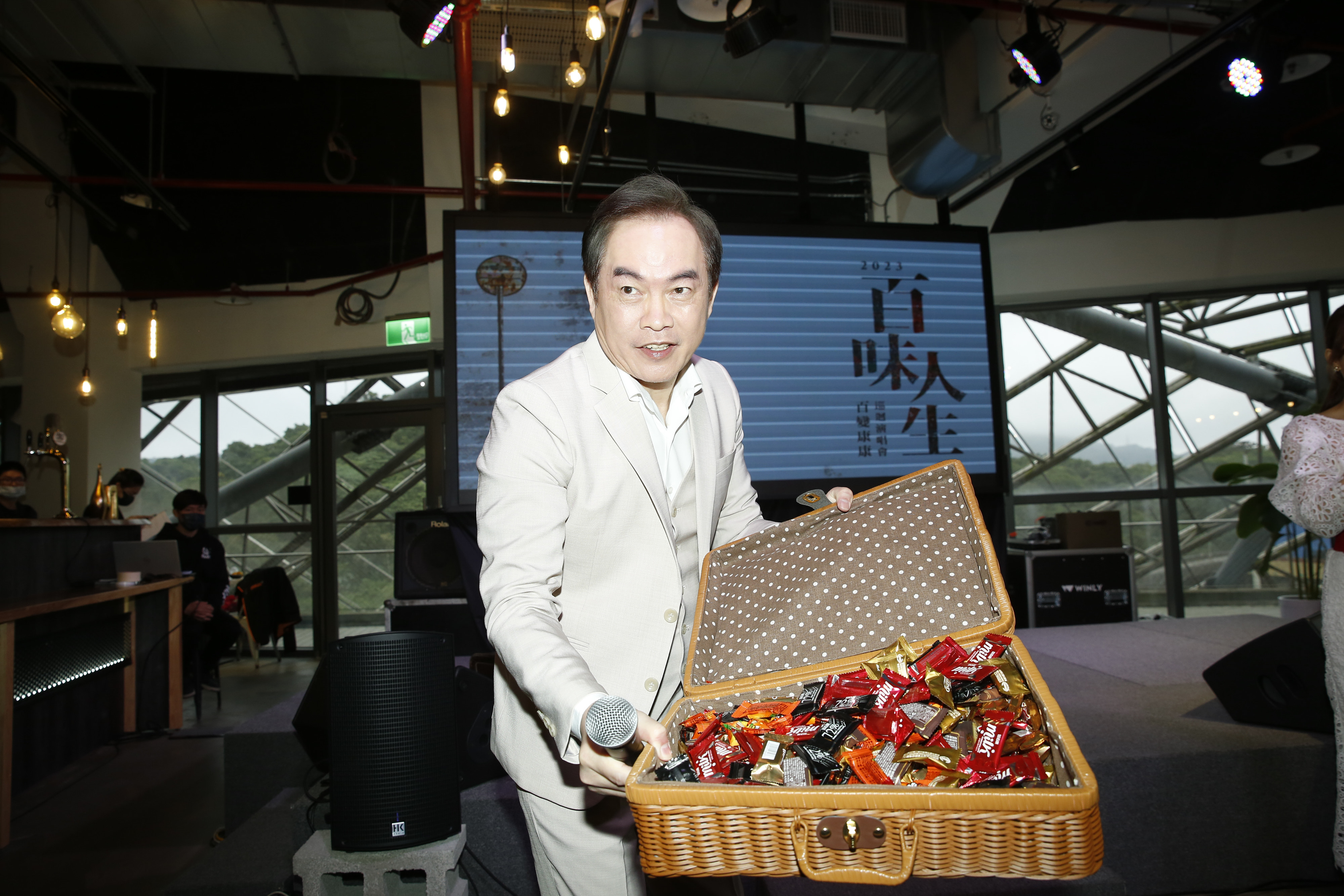 康晋榮推出全新專輯《百味人生》。