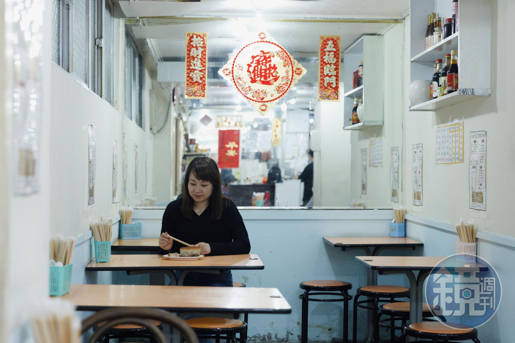 店裡陳設簡單，餐點非常實吃。