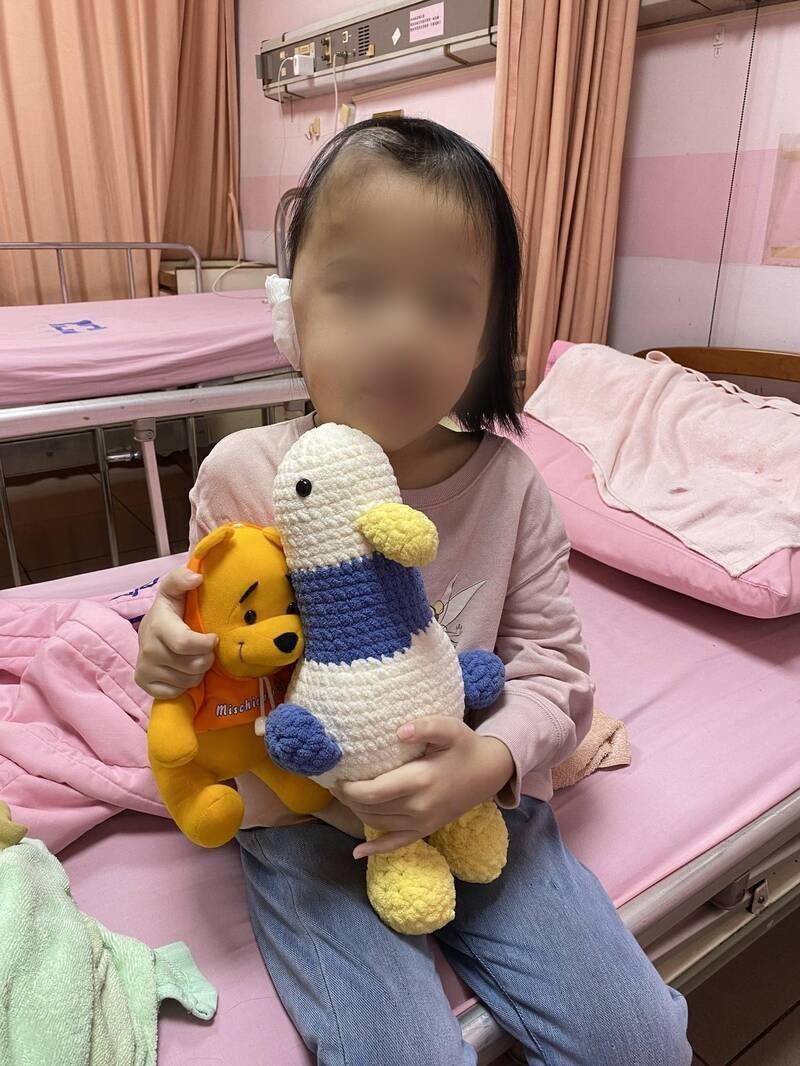 小茹不改樂觀態度,表示好起來後要跟阿嬤一起玩耍。(翻攝畫面)