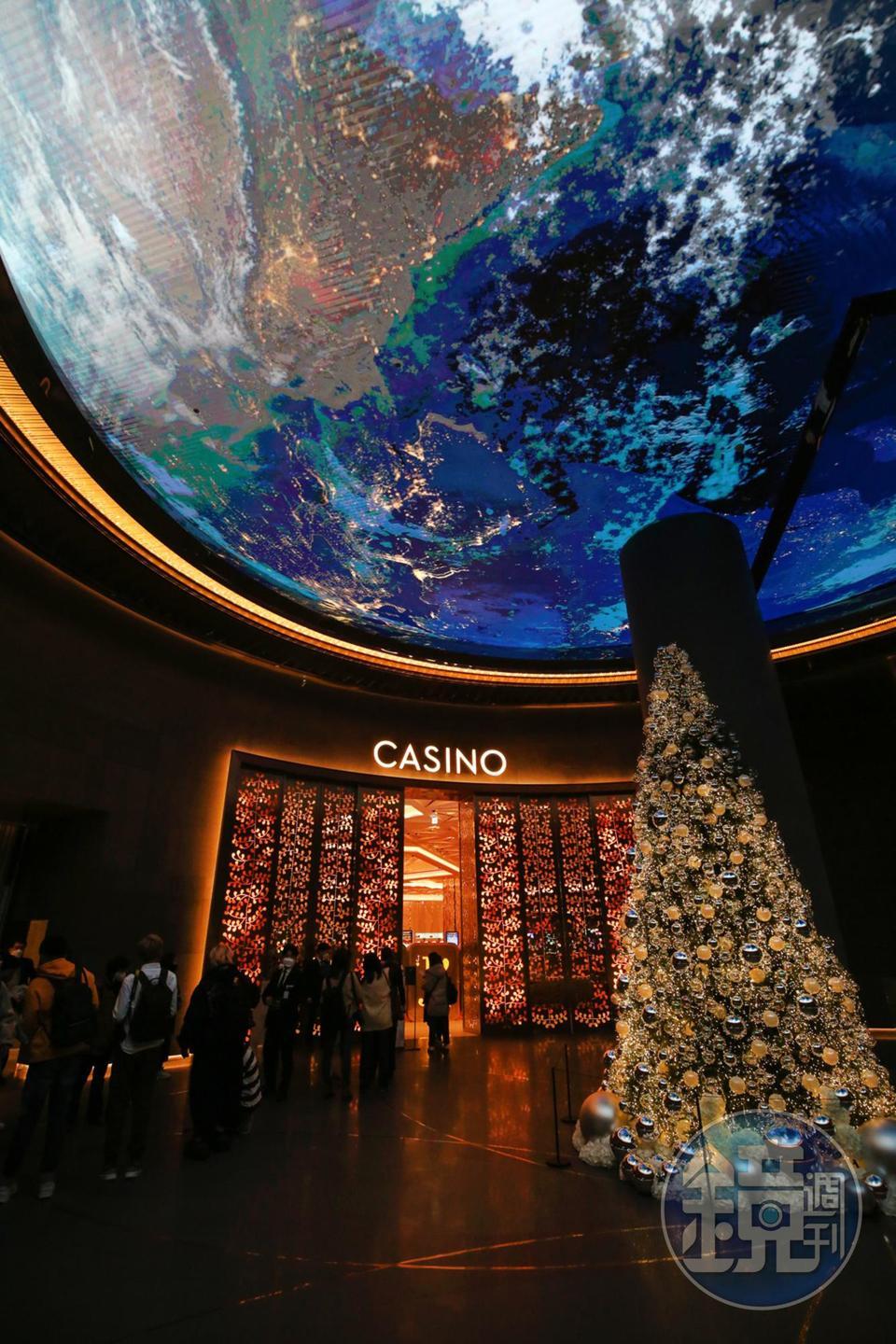 CASINO在酒店2樓,有多種娛樂桌,可消磨整晚。