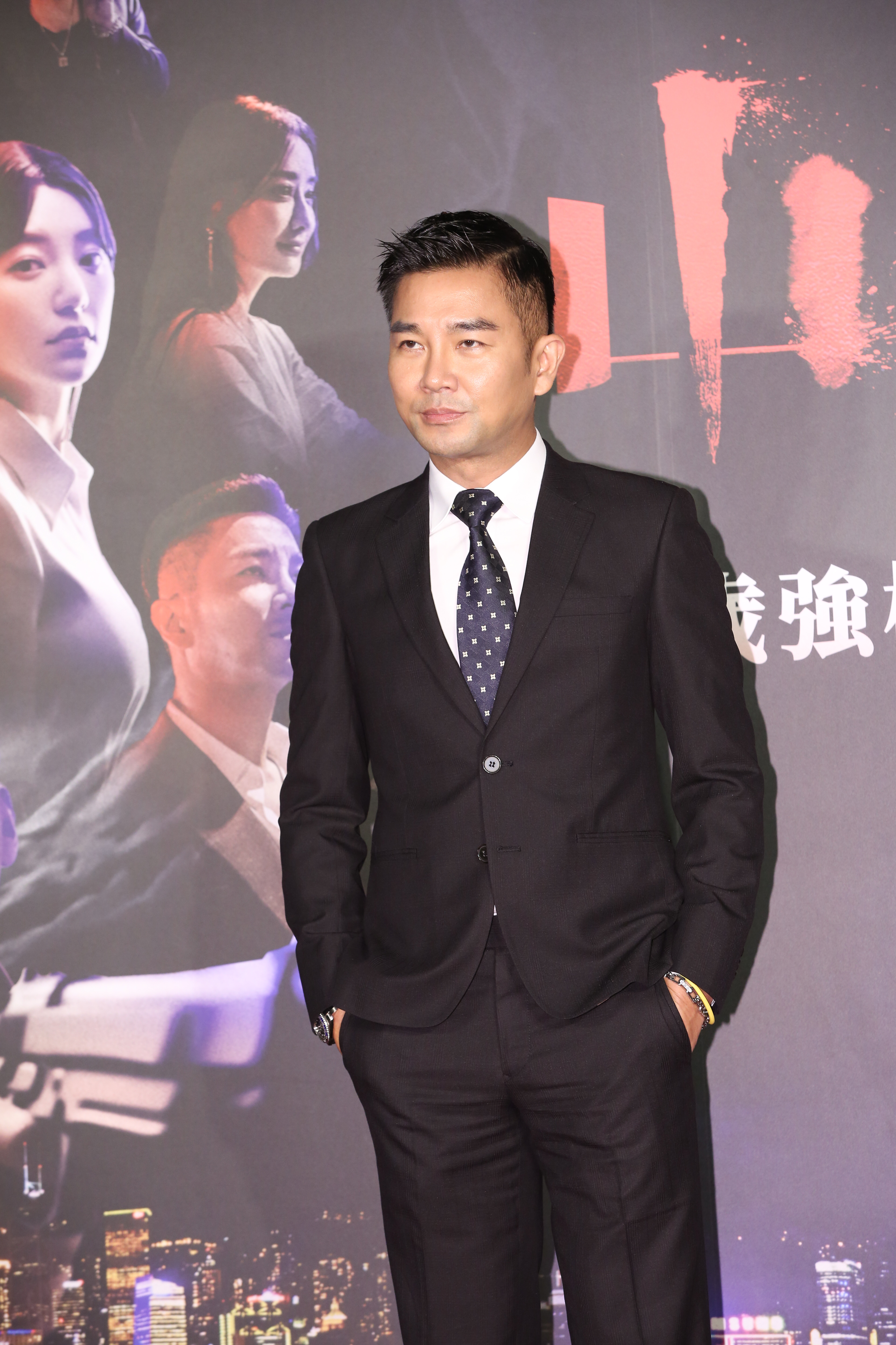李千娜第一次看片時緊張到緊抓謝承均大腿，謝承均笑說「還好沒有抓錯地方」。