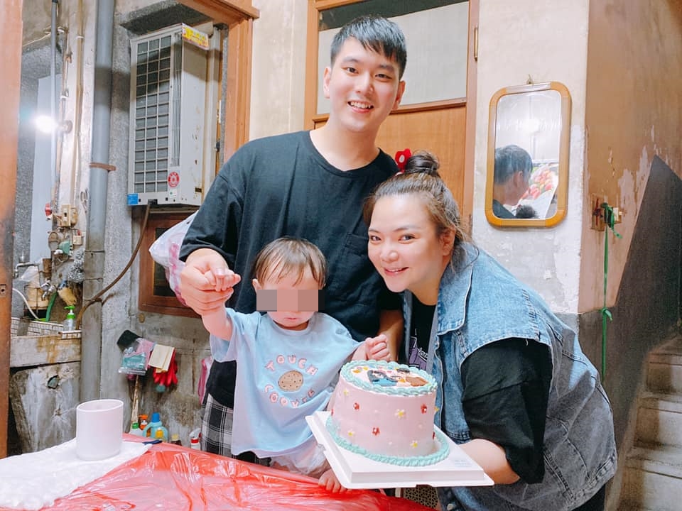 小甜甜與宋先生的風波愈演愈烈，牽扯的人事物範圍也愈來愈廣。（翻攝臉書）