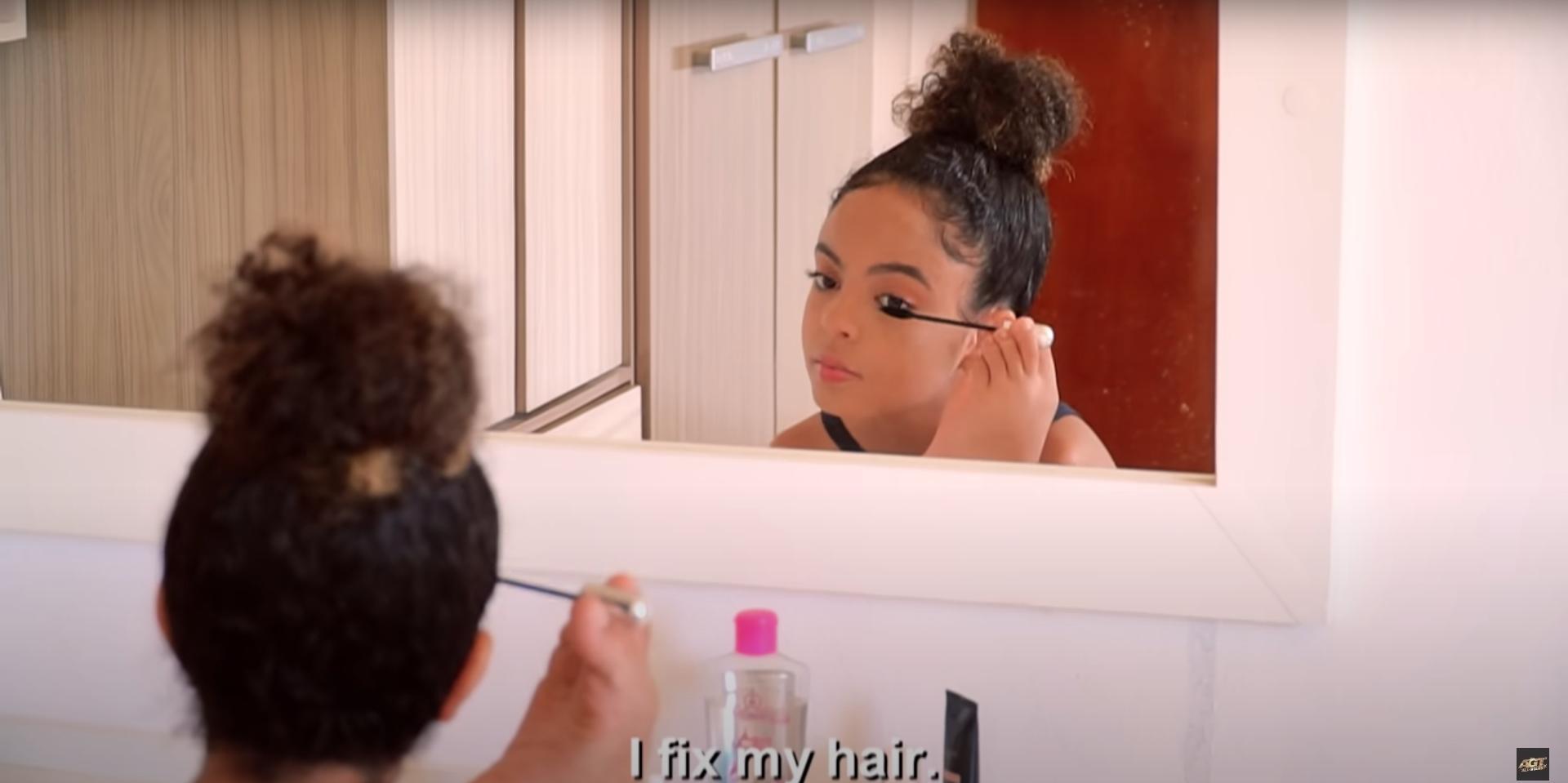 維多利亞的日常生活都靠雙腳。(翻攝自America's Got Talent YouTube)