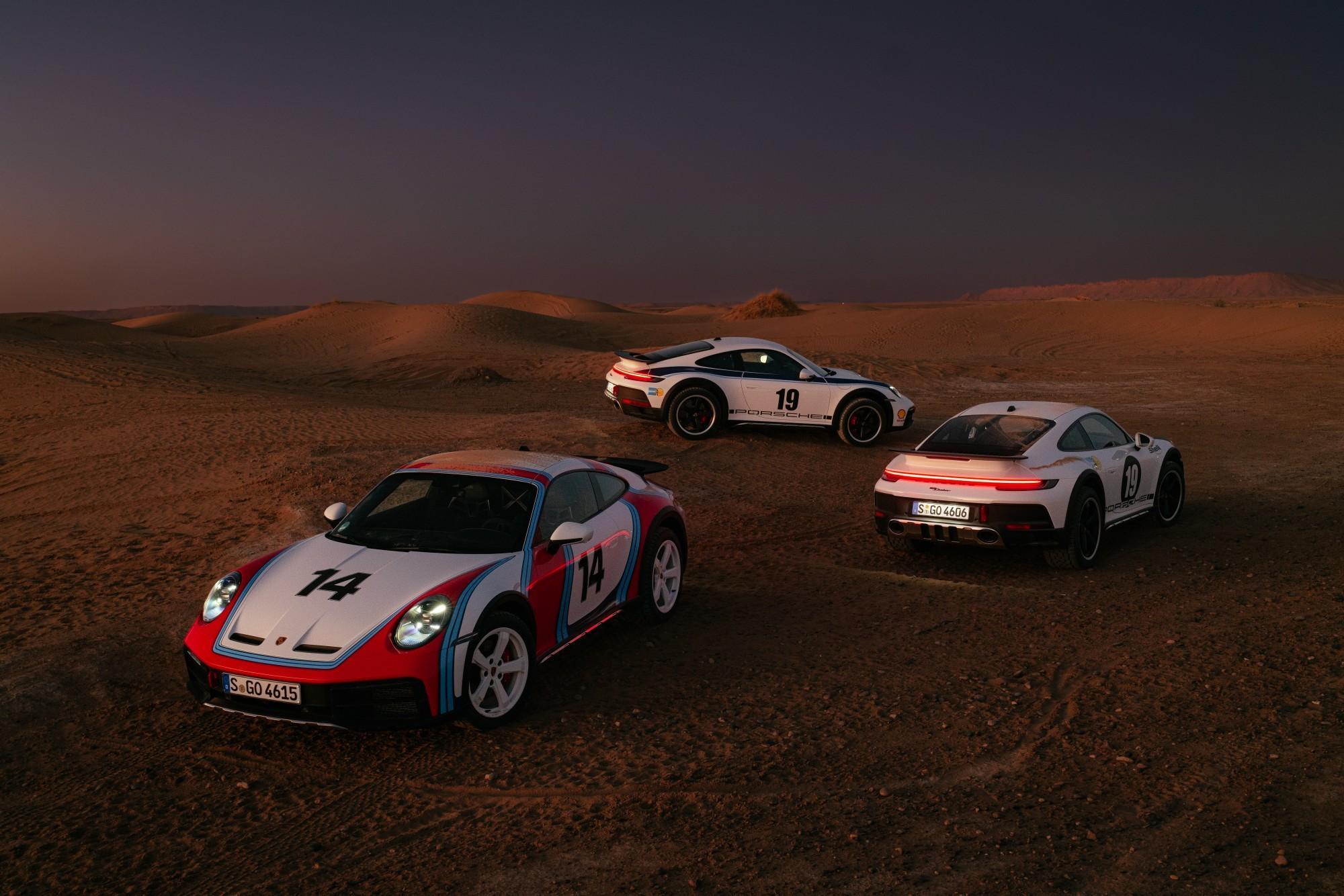保時捷提供911 Dakar三種獨特的裝飾套組,重現1971年、1974年與 1978 年911在東非拉力賽參賽車款的外觀。