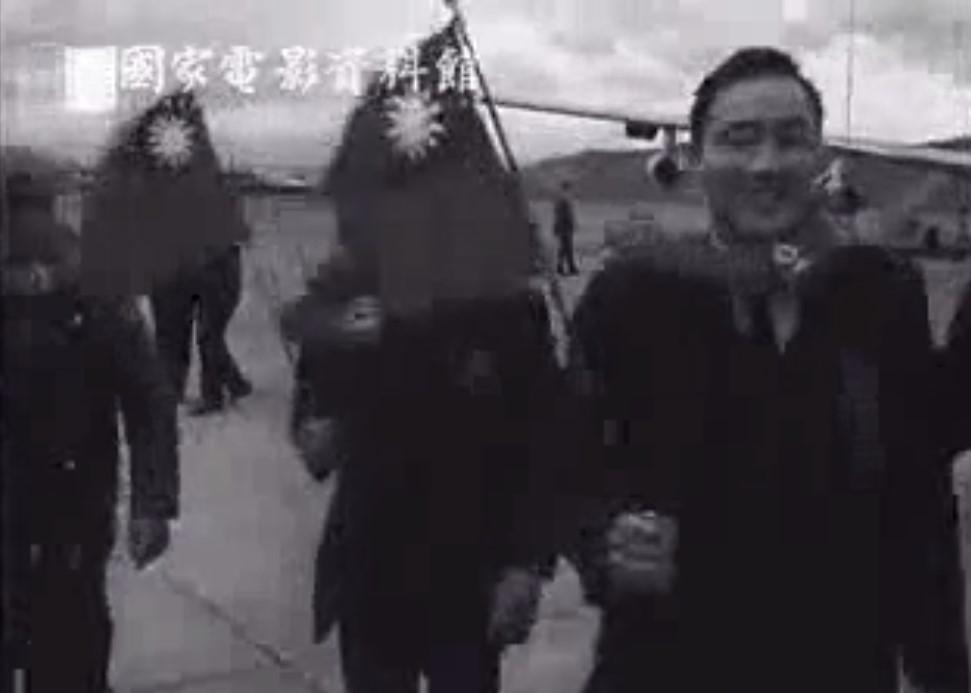 1954年的1月23日,中國志願軍被聯合國軍俘虜的戰俘不願回到中共統治,轉往由中華民國的台灣,被視為「反共義士」。(翻攝自典藏臺灣)