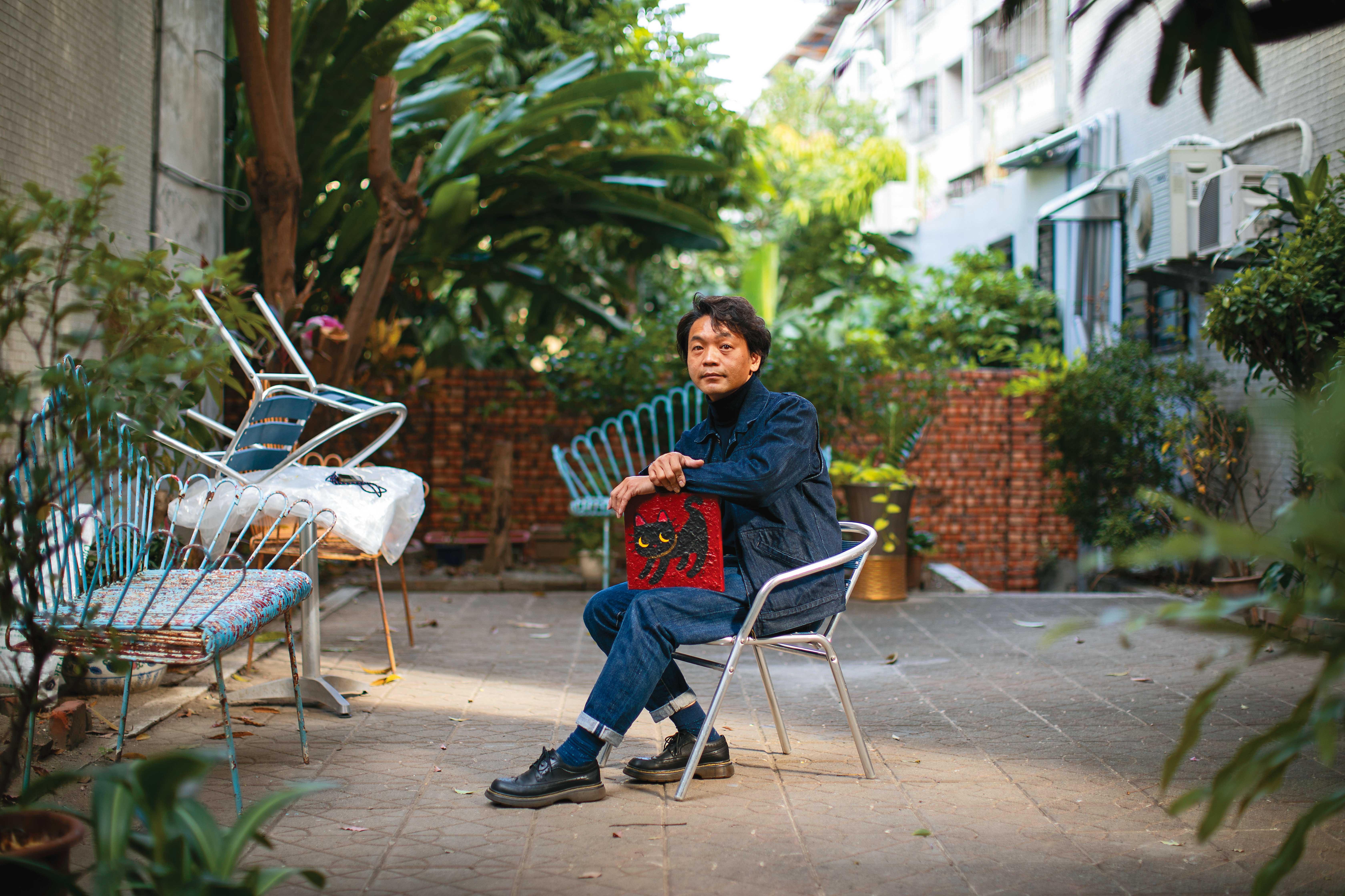 謝錫元，44歲，高雄市，插畫家、豐裕里里長