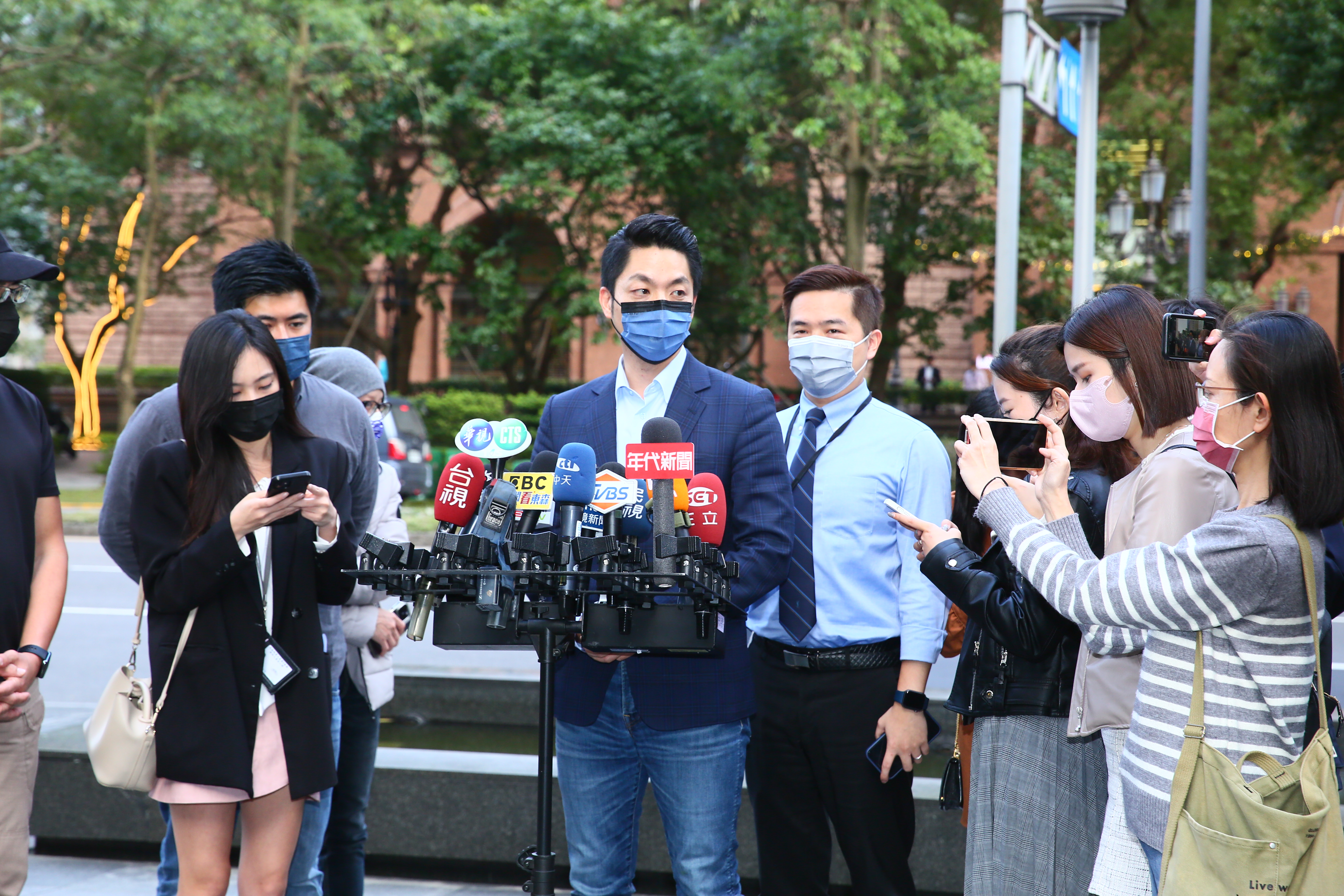 對於高嘉瑜遭民進黨黨員狂嗆，蔣萬安不忘藉機宣傳燈會活動，並邀請高「來走走、散散心」。（本刊資料照）