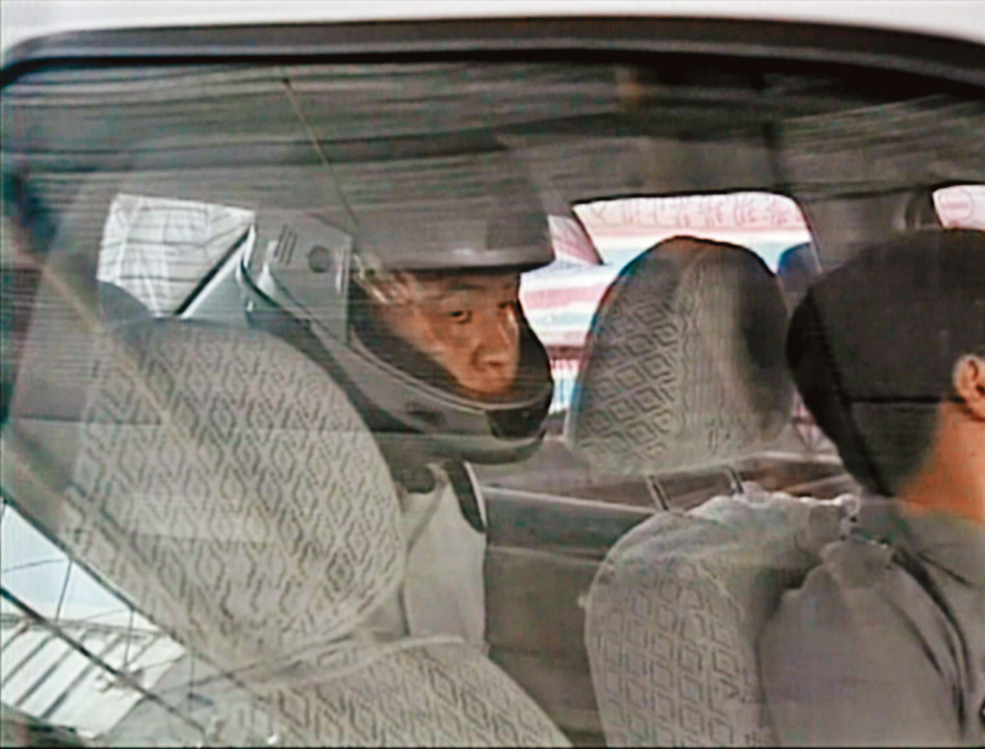 警方逮捕凶手，將他們移送法辦。（東森新聞提供）