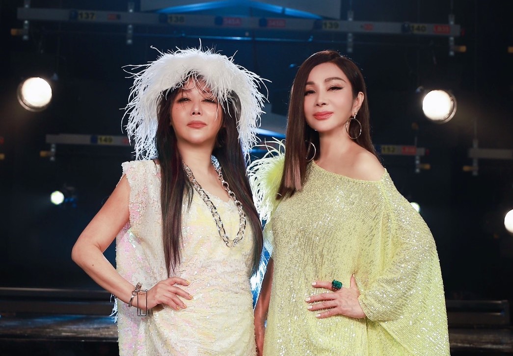 時尚教母藍心湄力挺閨密，一起來到《民視第一發發發》合體陳美鳳，唱跳《好膽你就來》讓全場瘋狂尖叫。（民視提供）