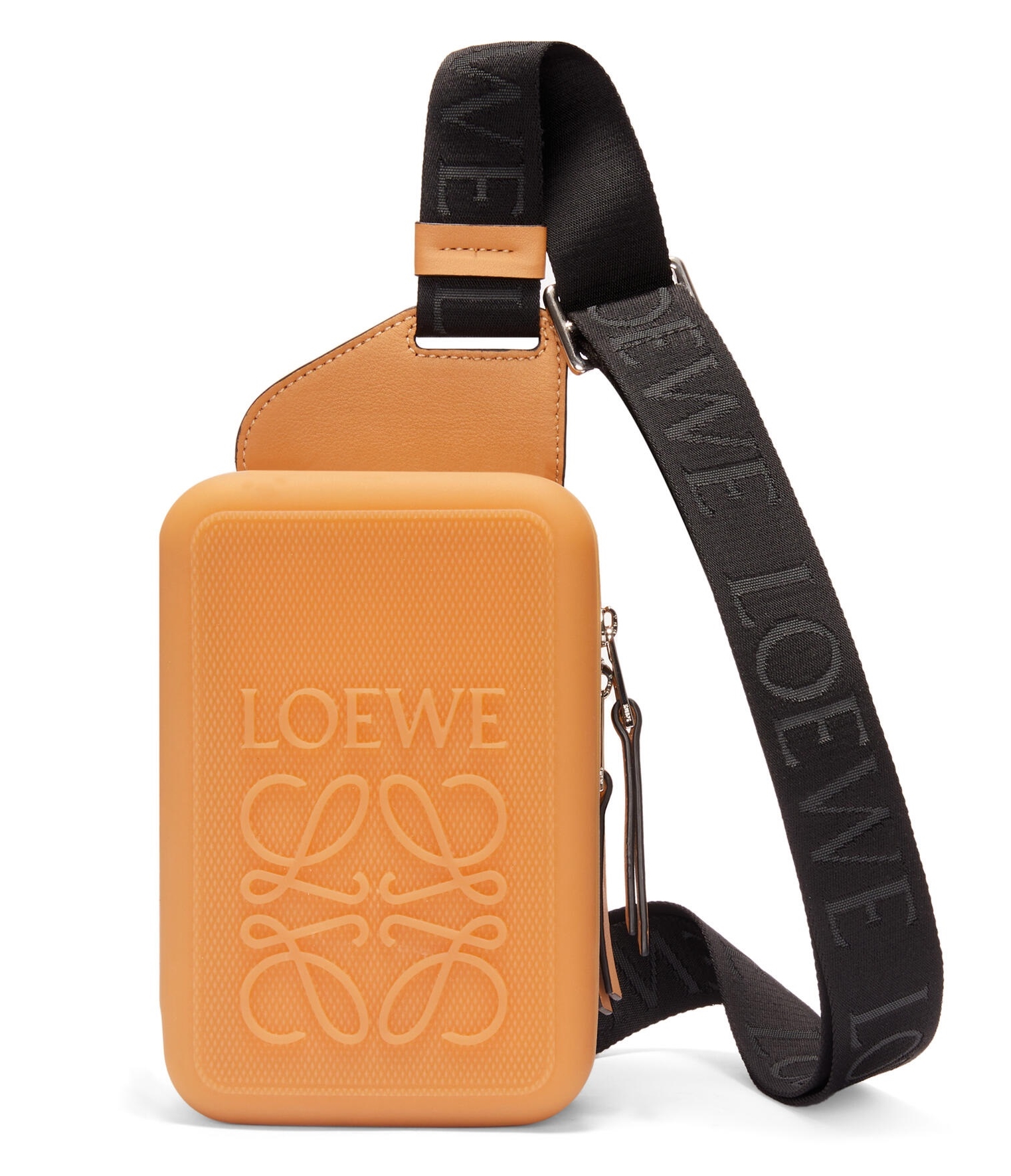 Anagram橙黃橘肩背包，NT$43,000 LOEWE。（LOEWE提供）