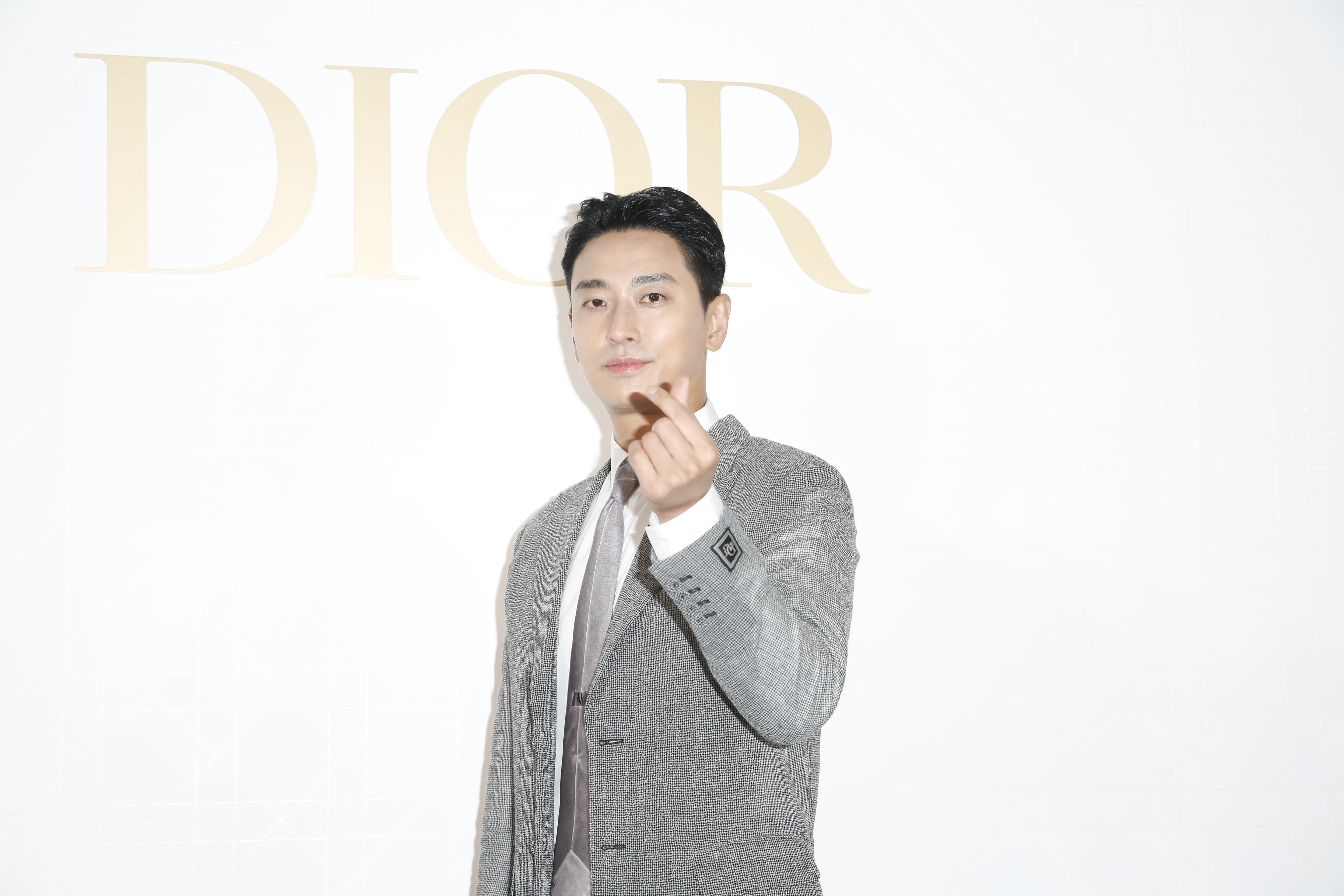 朱智勳現身DIOR台北101旗艦店全新開幕活動，展現親和力。