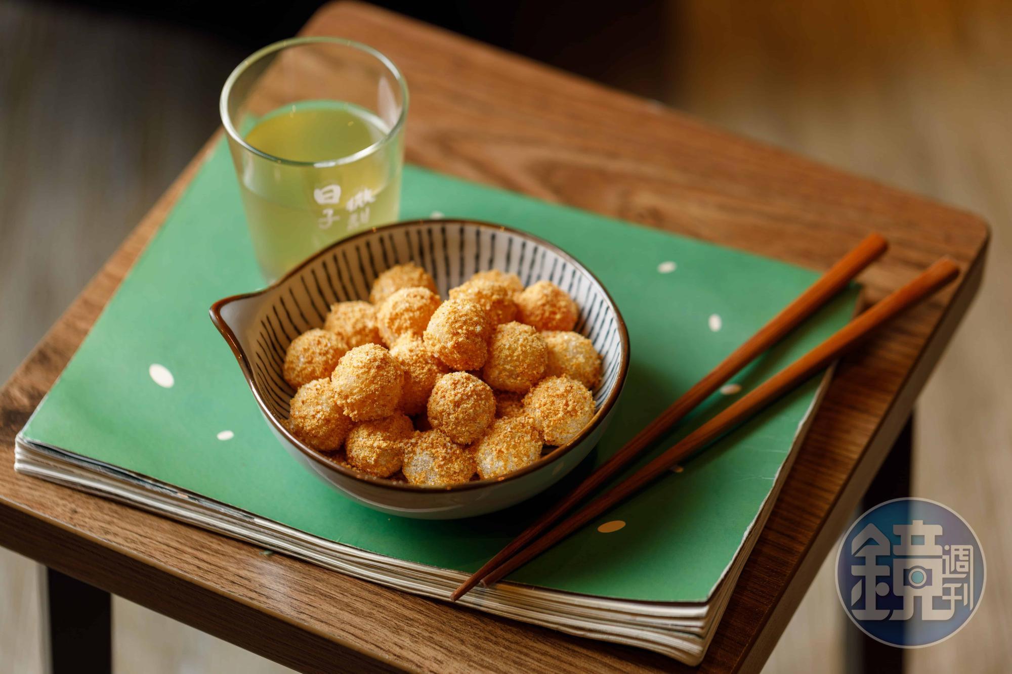 被賦予美好寓意「花好月圓」的炸湯圓,可說是每桌必點菜色。(60元/份)