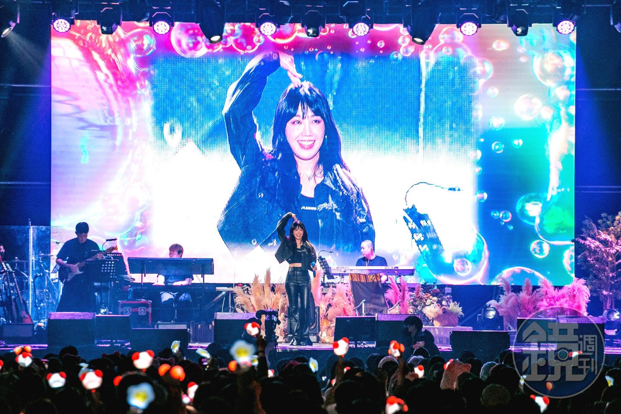 鄭恩地演唱會帶來18首歌曲。（D-SHOW提供）