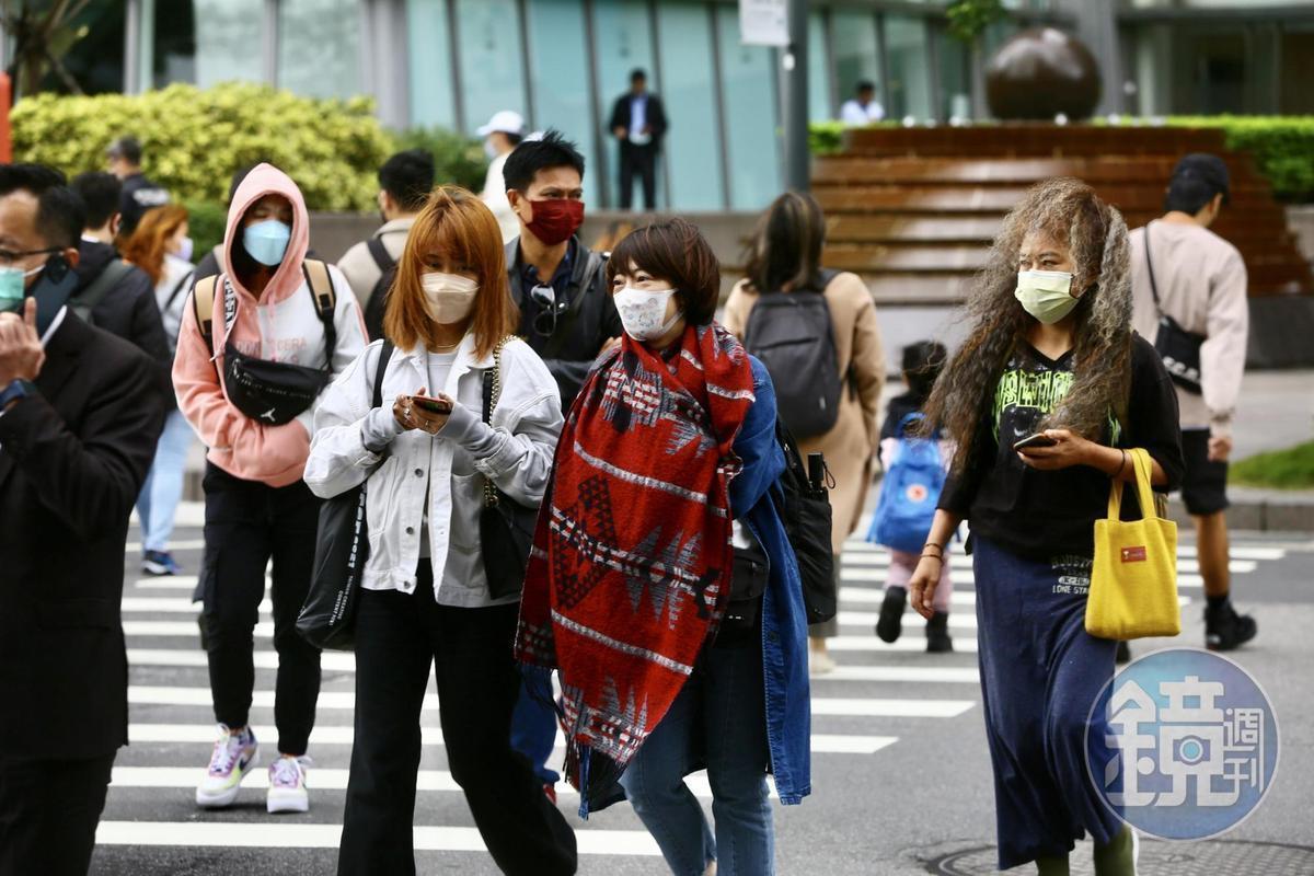 大陸冷氣團或強烈大陸冷氣團南下,各地氣溫逐漸下降。(本刊資料照)