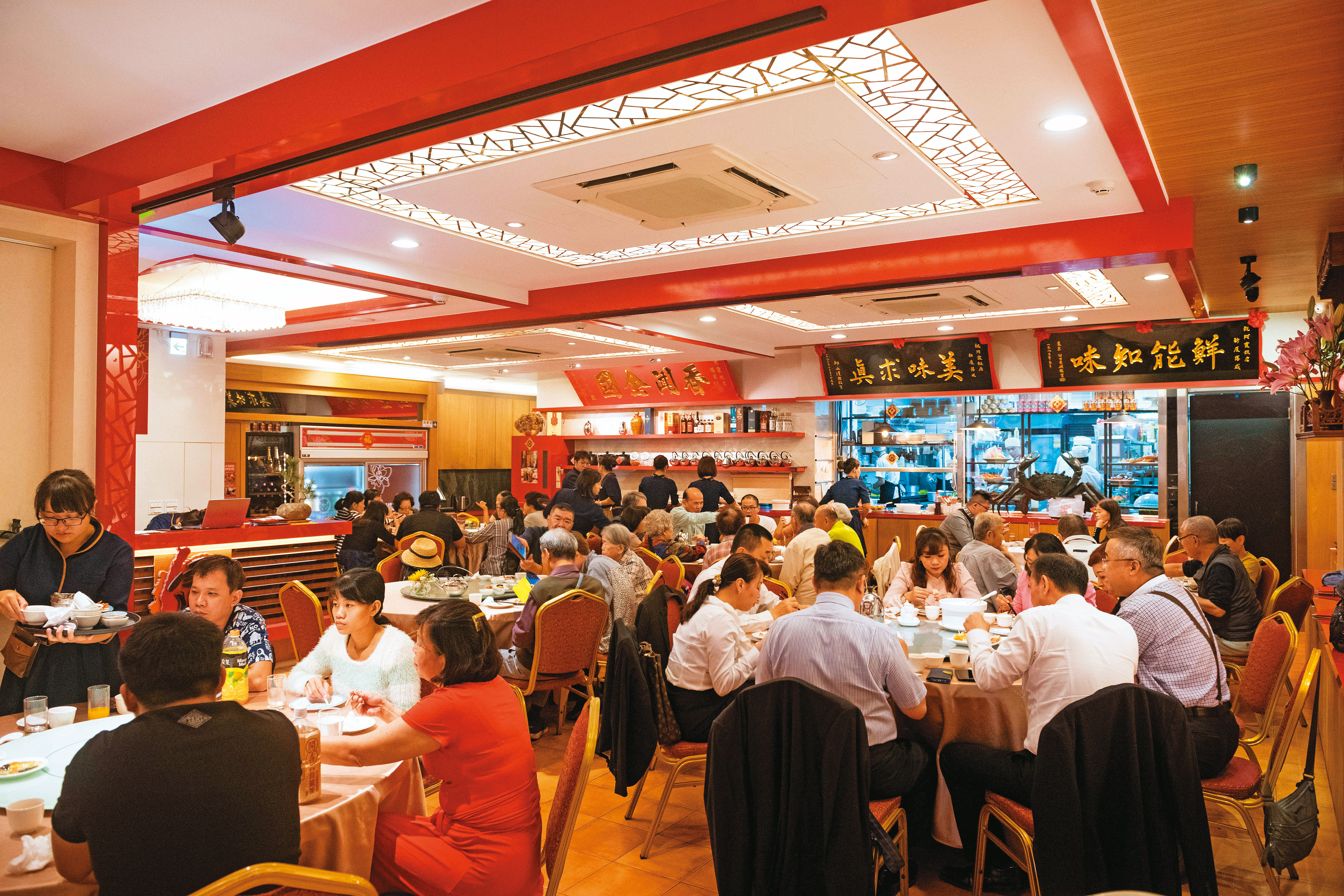 阿霞飯店是府城台菜地標，也是許多台南人宴客的首選。