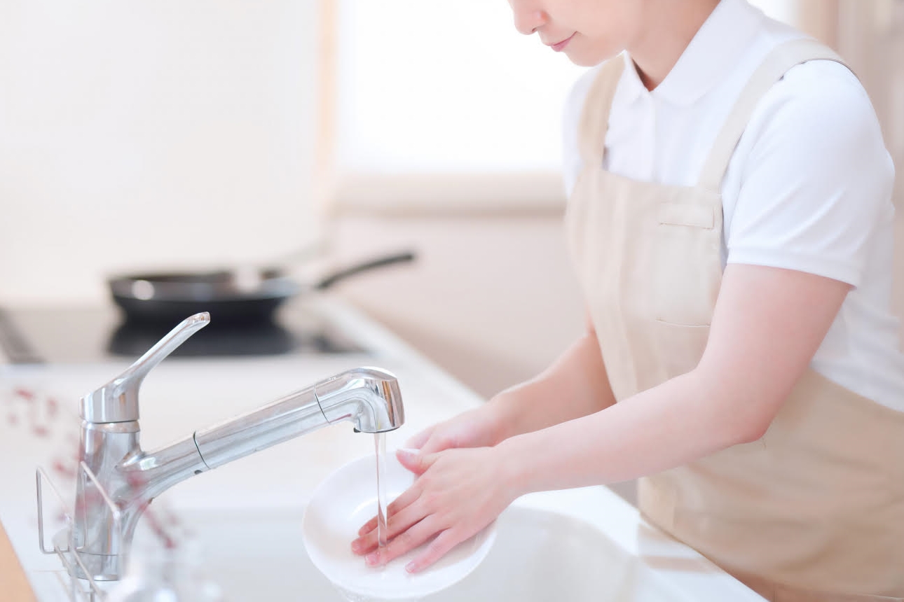 一名人妻不滿除夕淪「人體洗碗機」，但卻等不到老公一句感謝，今年鐵了心、拒當人體洗碗機。（示意圖，photoAC）