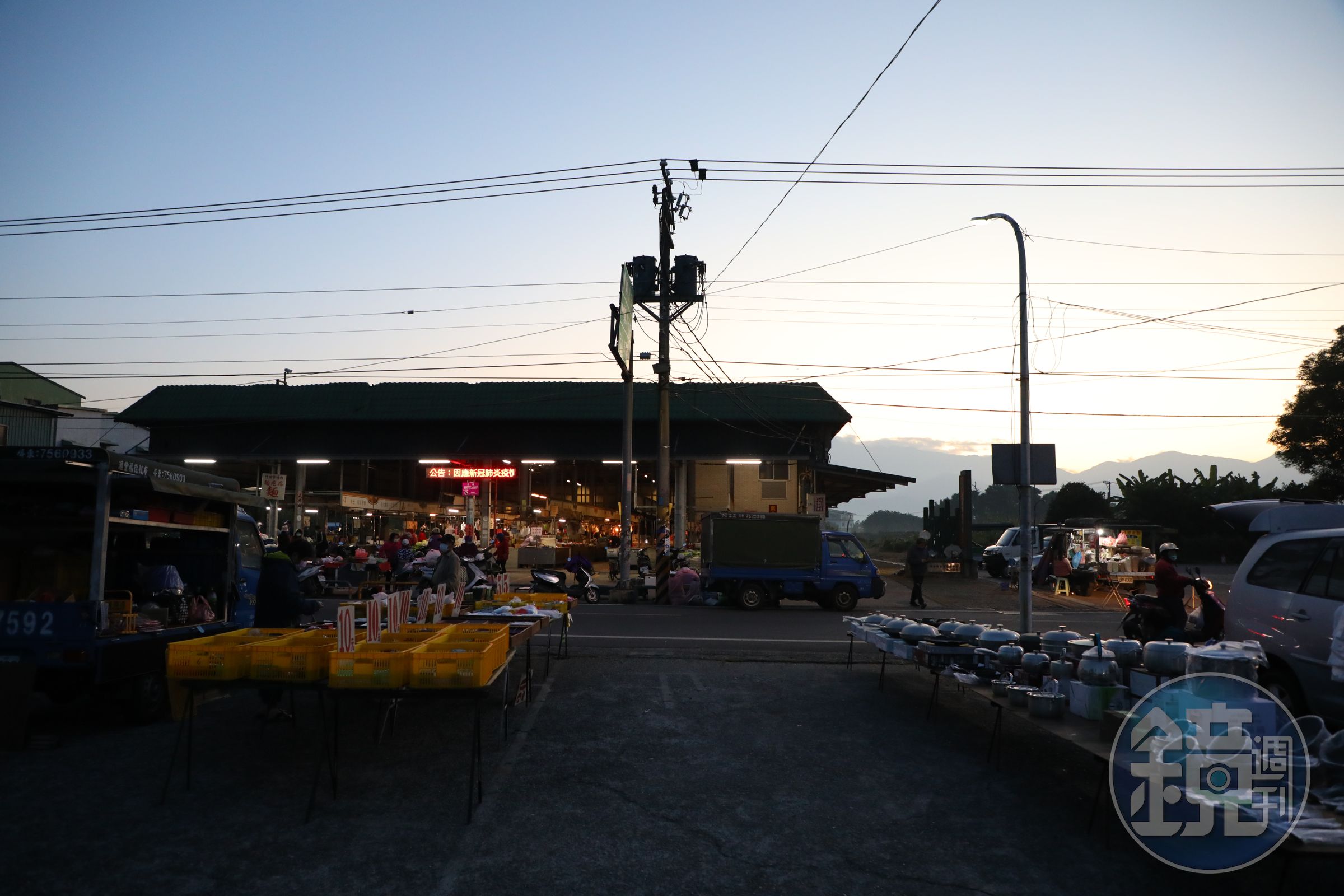 竹田市場早上4點半就開張，9點左右散場，要逛得趁早。