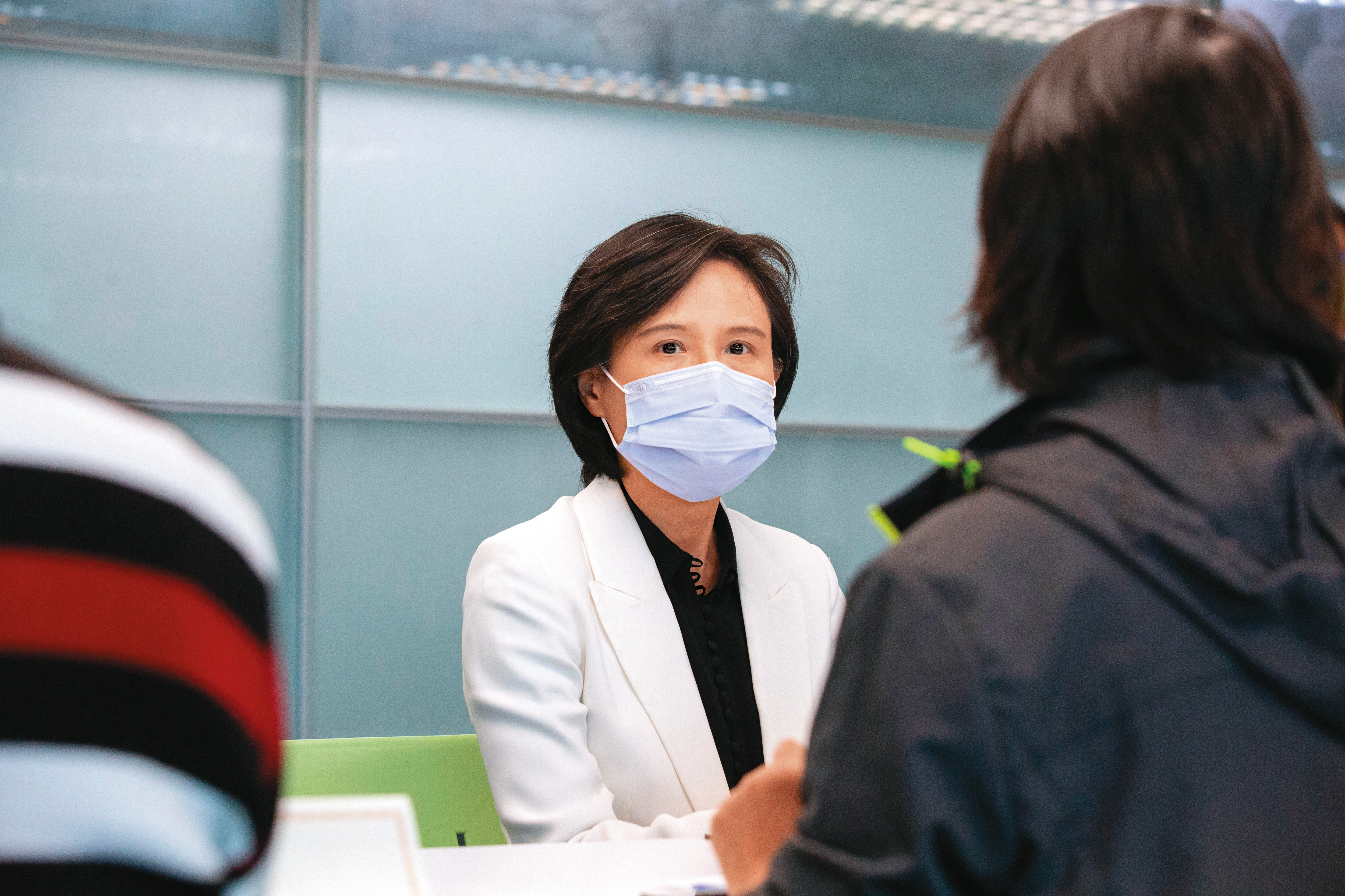 賴清德這次委由鄭麗君（圖）代為登記參選，二人關係可見一斑，鄭可望進入黨智庫新境界基金會擔任董事。