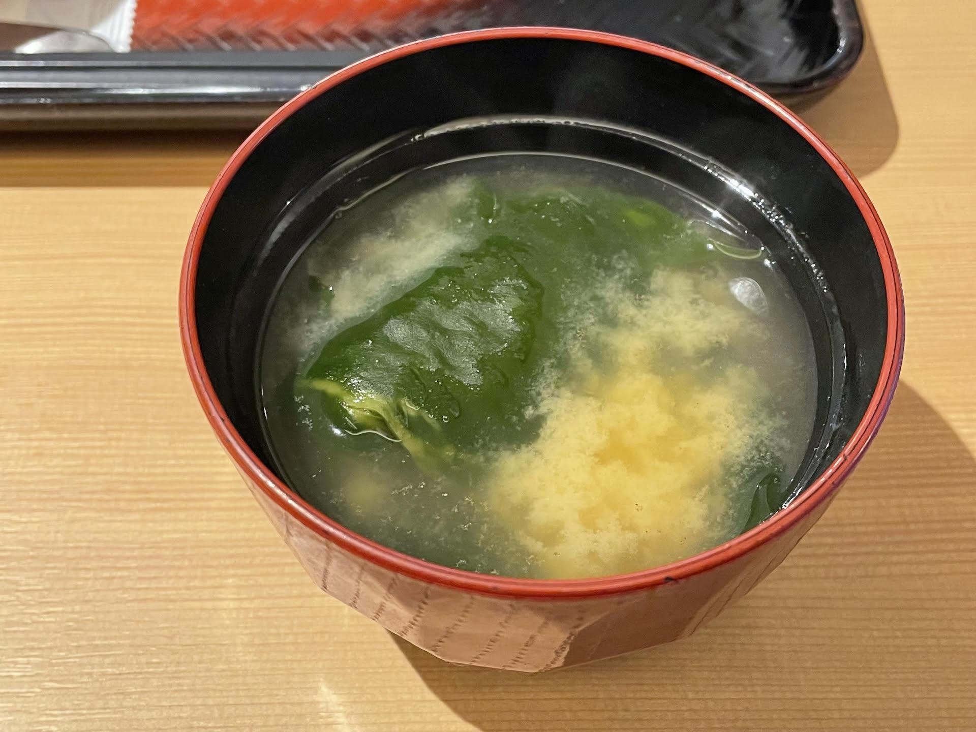 牙醫師劉馥萱在粉專分析味噌湯的「4大好處」。（示意圖，photoAC）