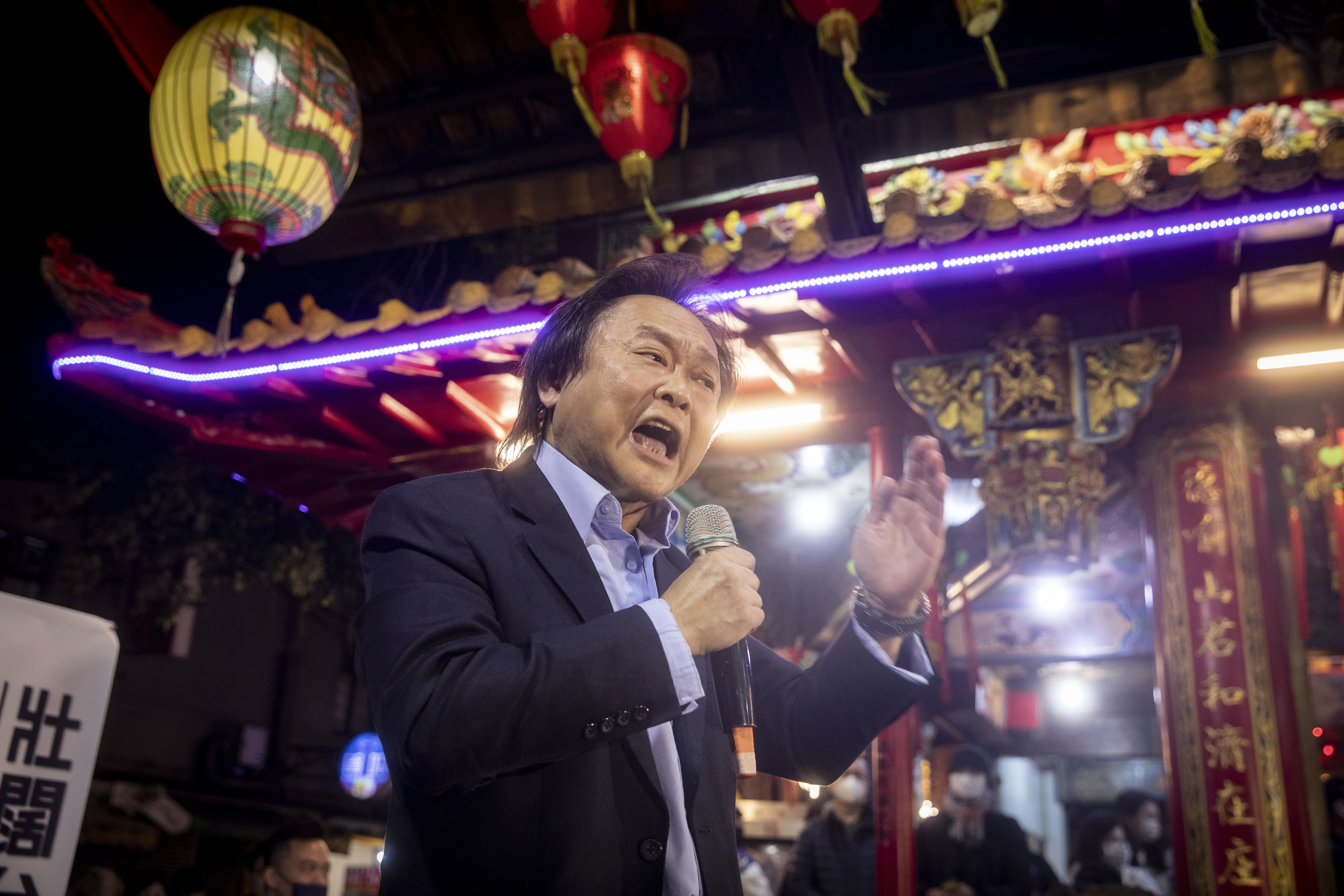 王世堅的父親近日被王浩宇揭露導致同學判死刑的過往，對此王世堅強硬回擊「父親不是潑糞者可以侮辱的」。（本刊資料照）