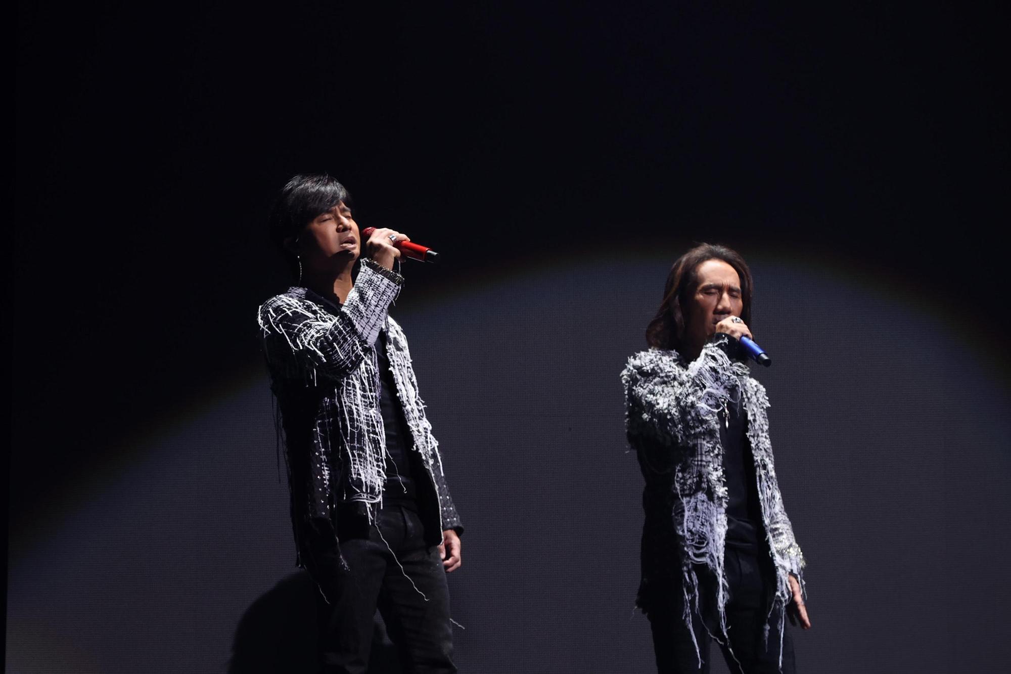 動力火車演唱〈忠孝東路走九遍〉及〈我很好騙〉時,全場也幾乎大合唱。(台灣好基金會提供)
