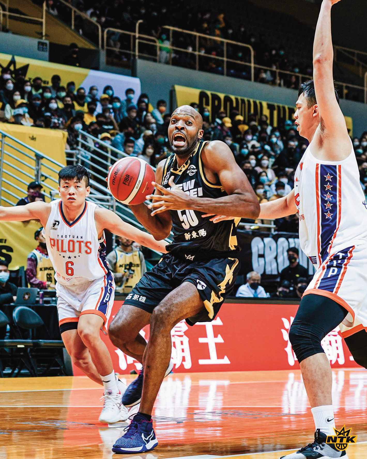 戴維斯是台灣籃壇第一位歸化球員，目前效力於P. LEAGUE+新北國王隊。（翻攝自新北國王臉書粉專）