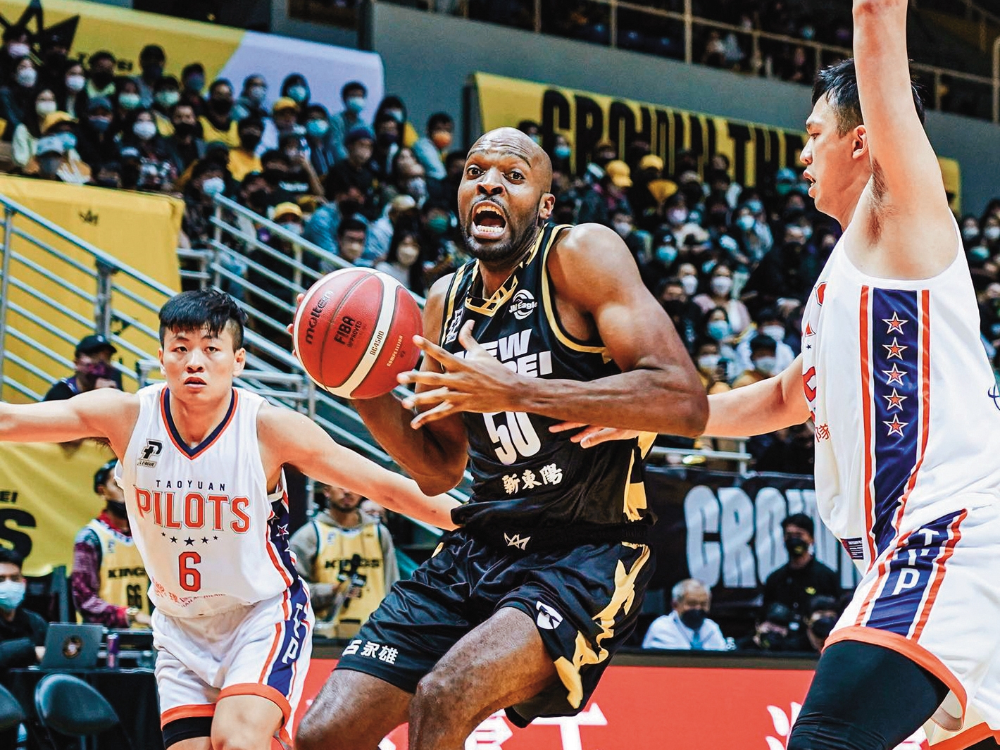 戴維斯是台灣籃壇第一位歸化球員，目前效力於P. LEAGUE+新北國王隊。（翻攝自新北國王臉書粉專）