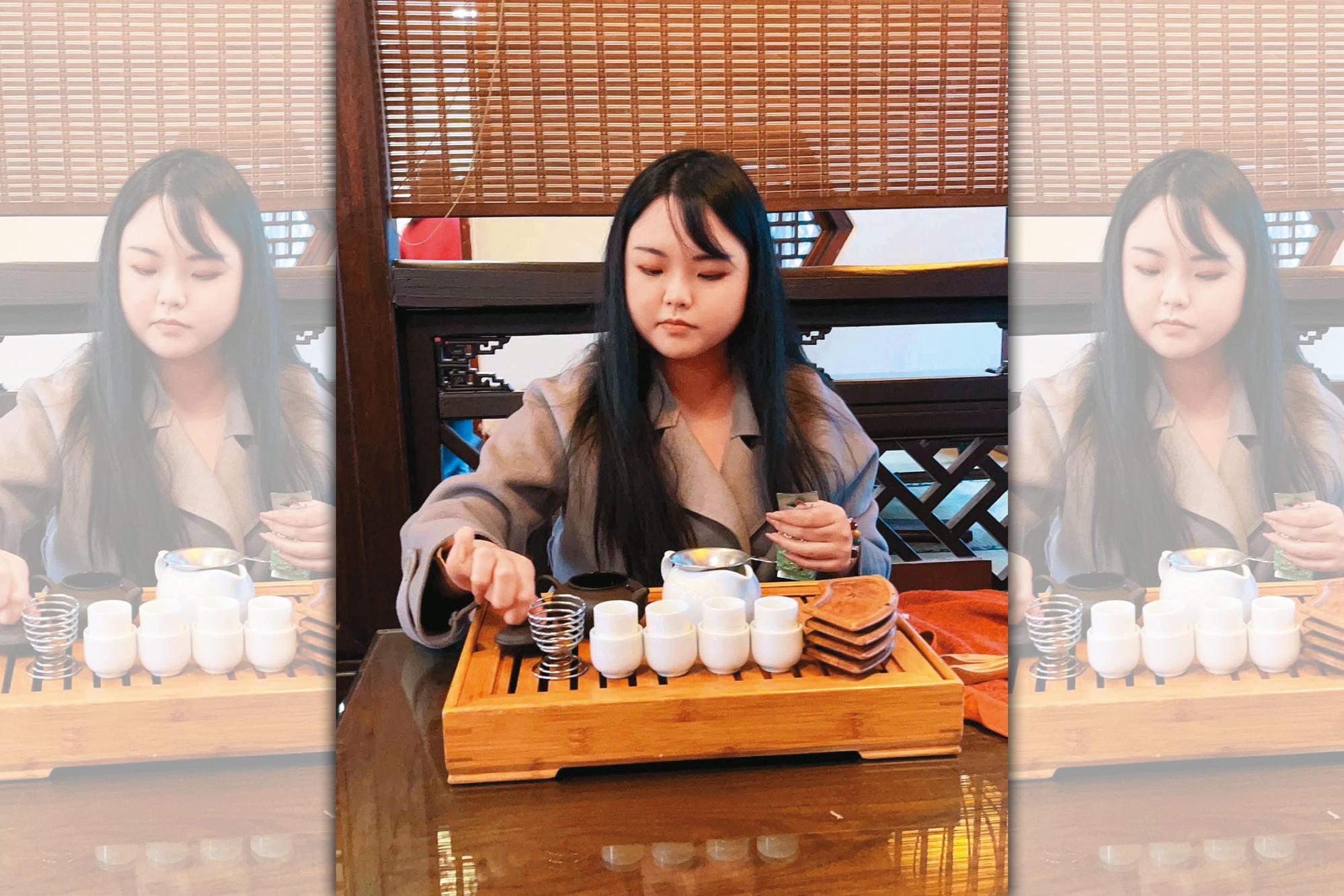 28歲的黃詩婷繼承媽媽的靈媒事業，同時開創品茶論命之法。（黃詩婷提供）