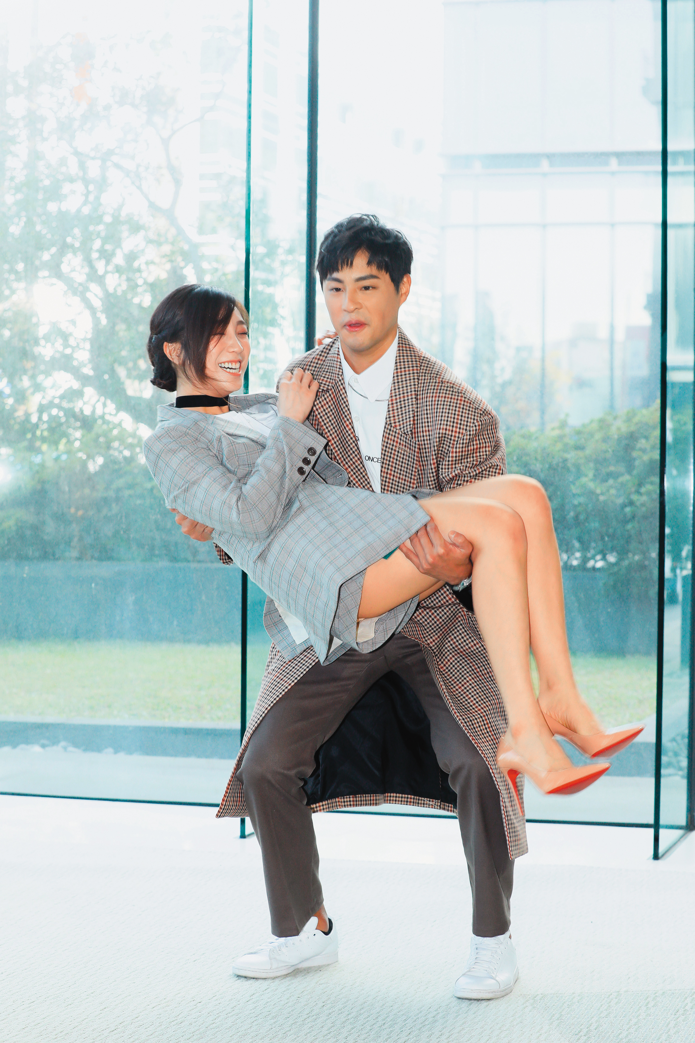 孫其君在《廢財闖天關2》記者會上「公主抱」起梁舒涵，外傳他與郭雪芙一度論及婚嫁。交往2019～2021年。